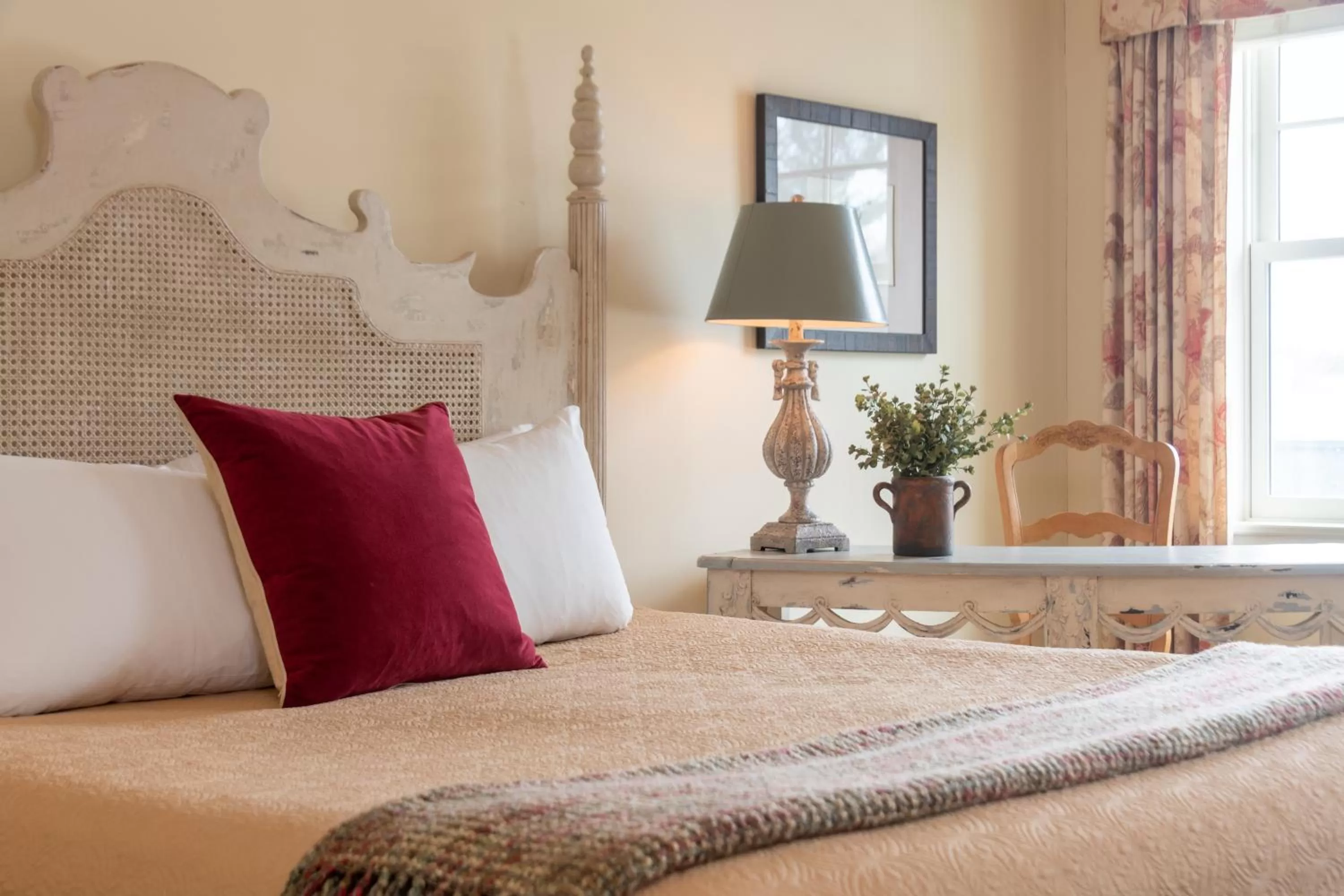 Bed in The Norwich Inn