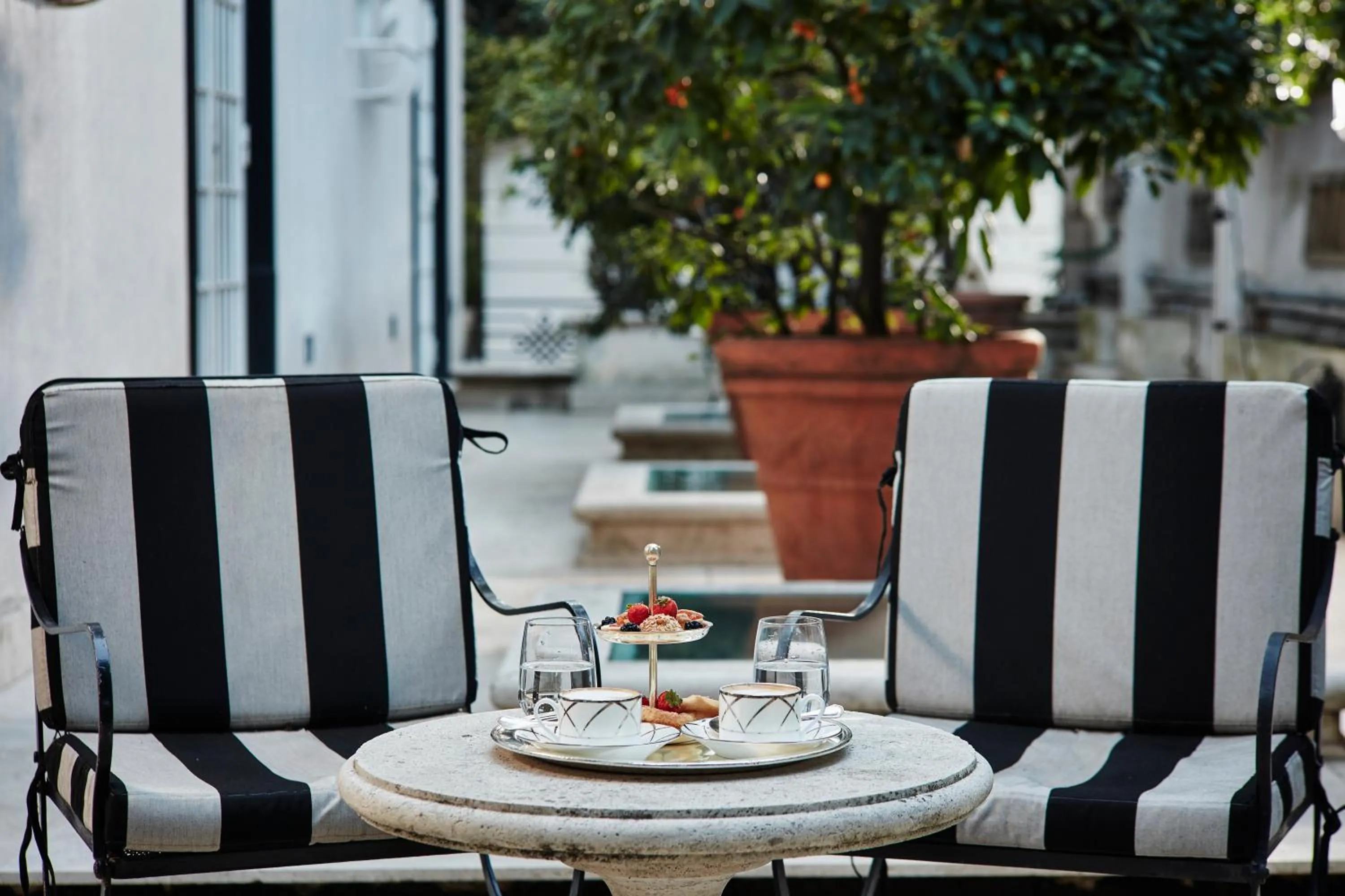Patio in Hotel Lord Byron - Small Luxury Hotels of the World