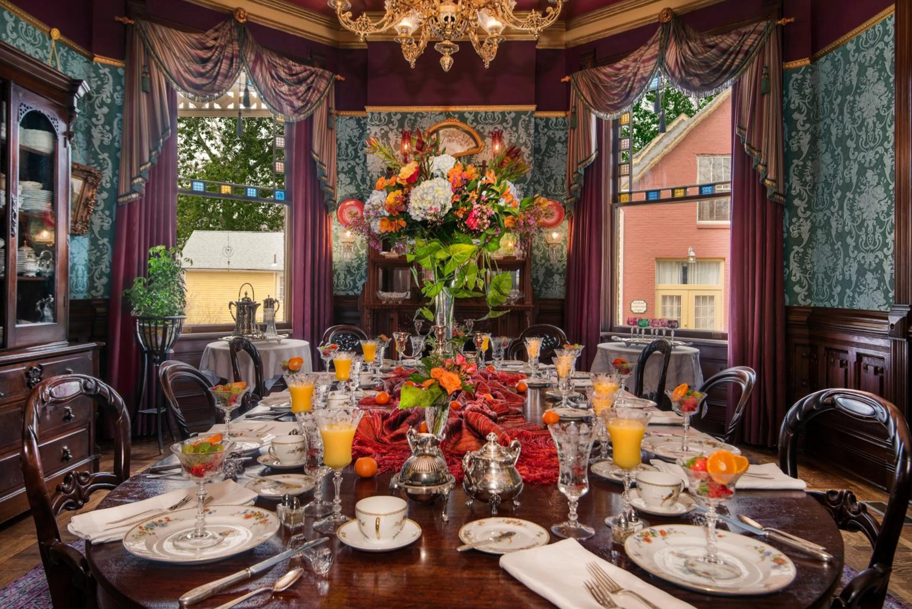 Dining area in The Empress of Little Rock