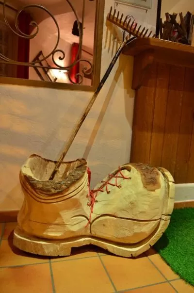 Decorative detail in Hotel La Bonne Auberge