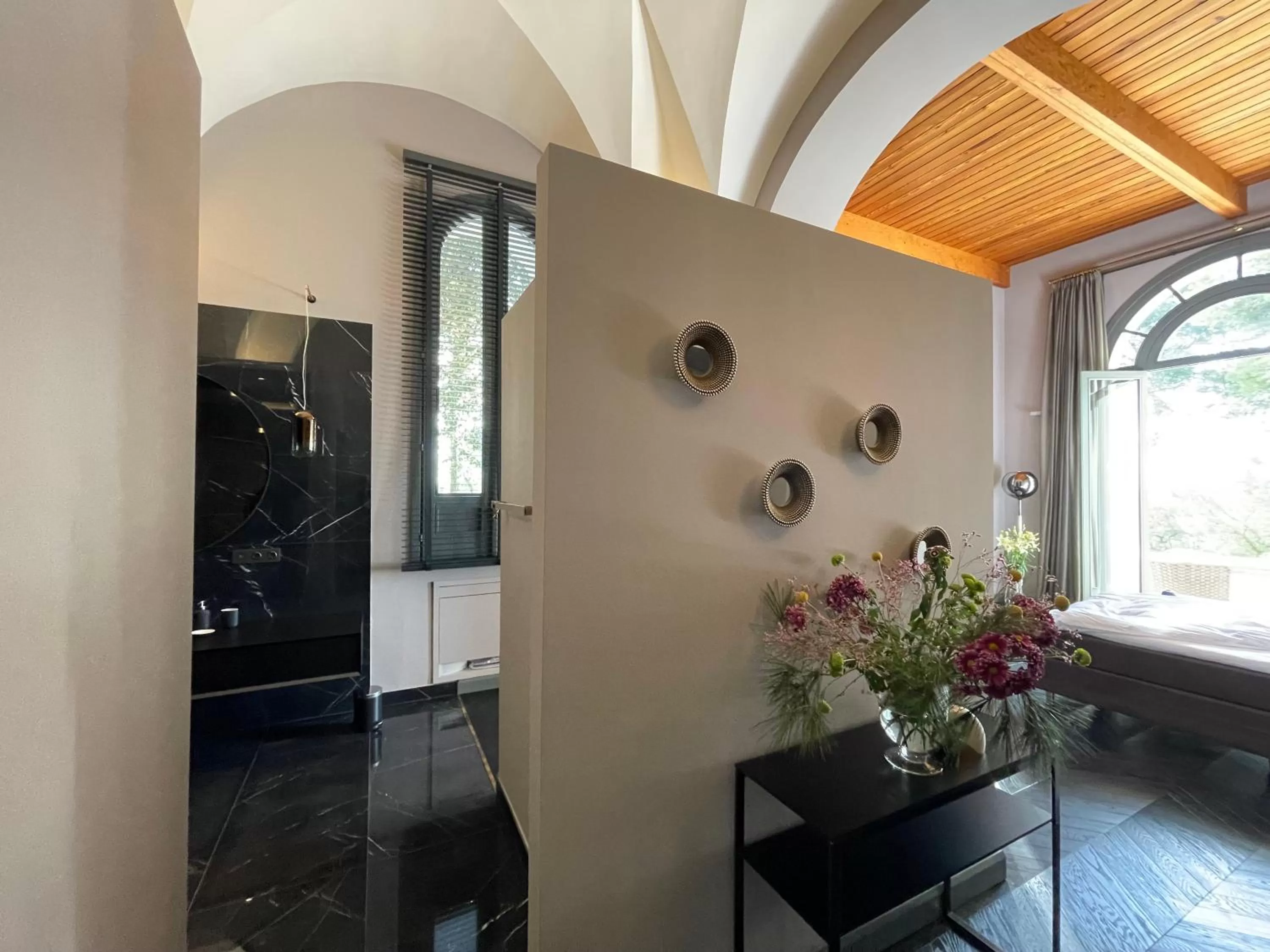 Photo of the whole room in Sa Suites