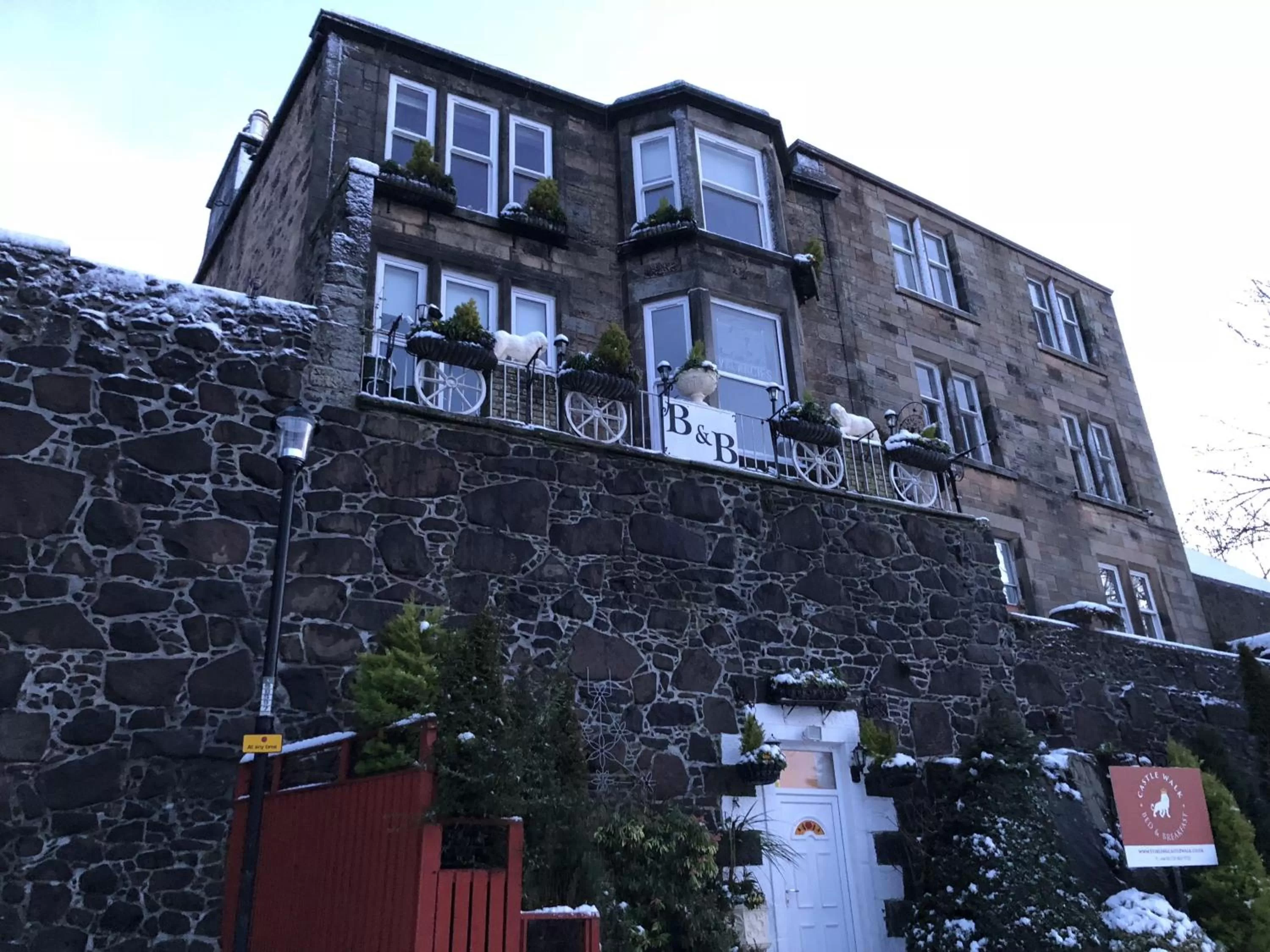 Property building in Castle Walk Bed & Breakfast