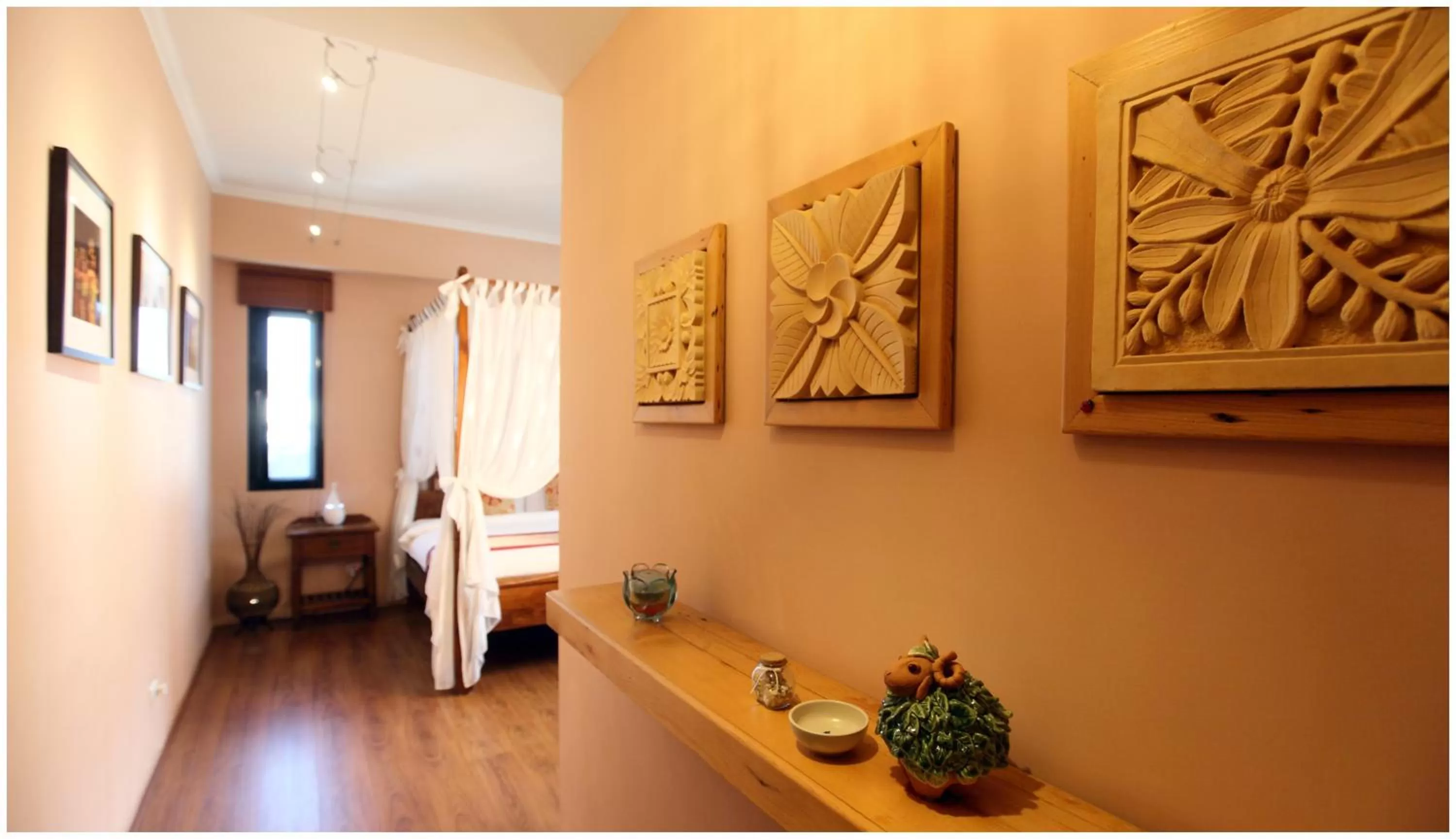 Decorative detail, Bed in Errantry Lodge & Studio