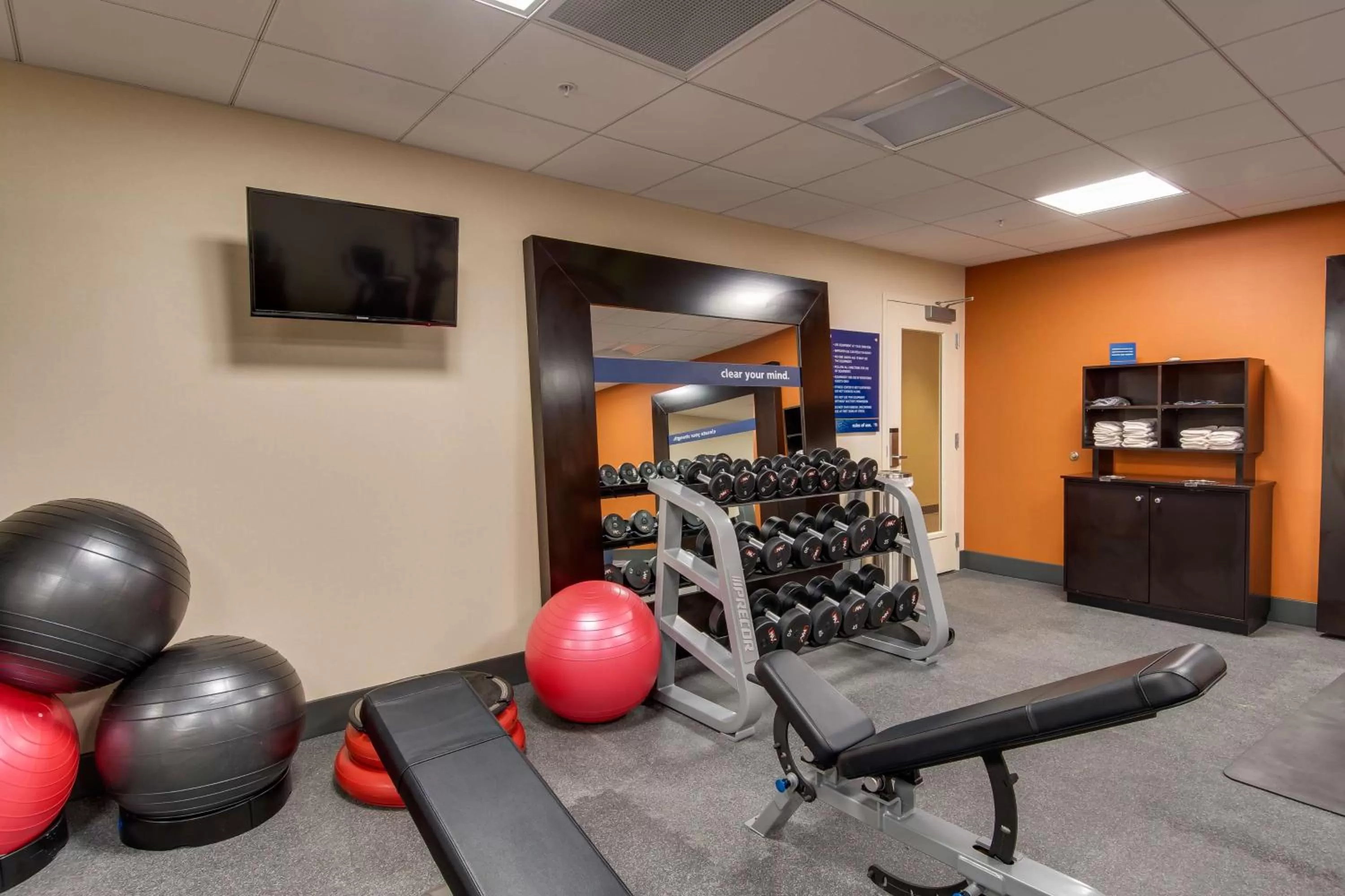 Fitness centre/facilities in Hampton Inn & Suites Los Angeles - Glendale
