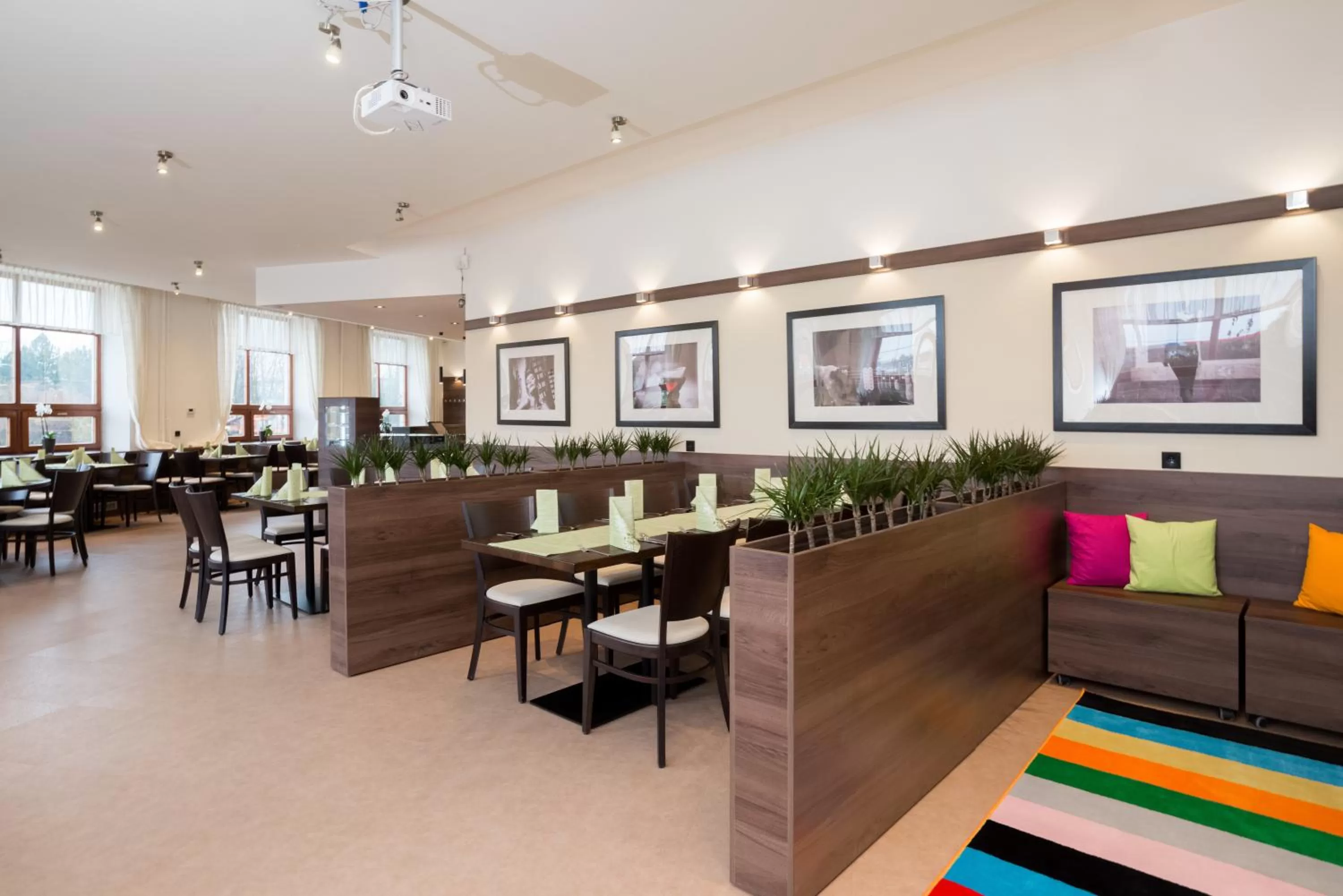 Restaurant/places to eat in Hotel Slavia