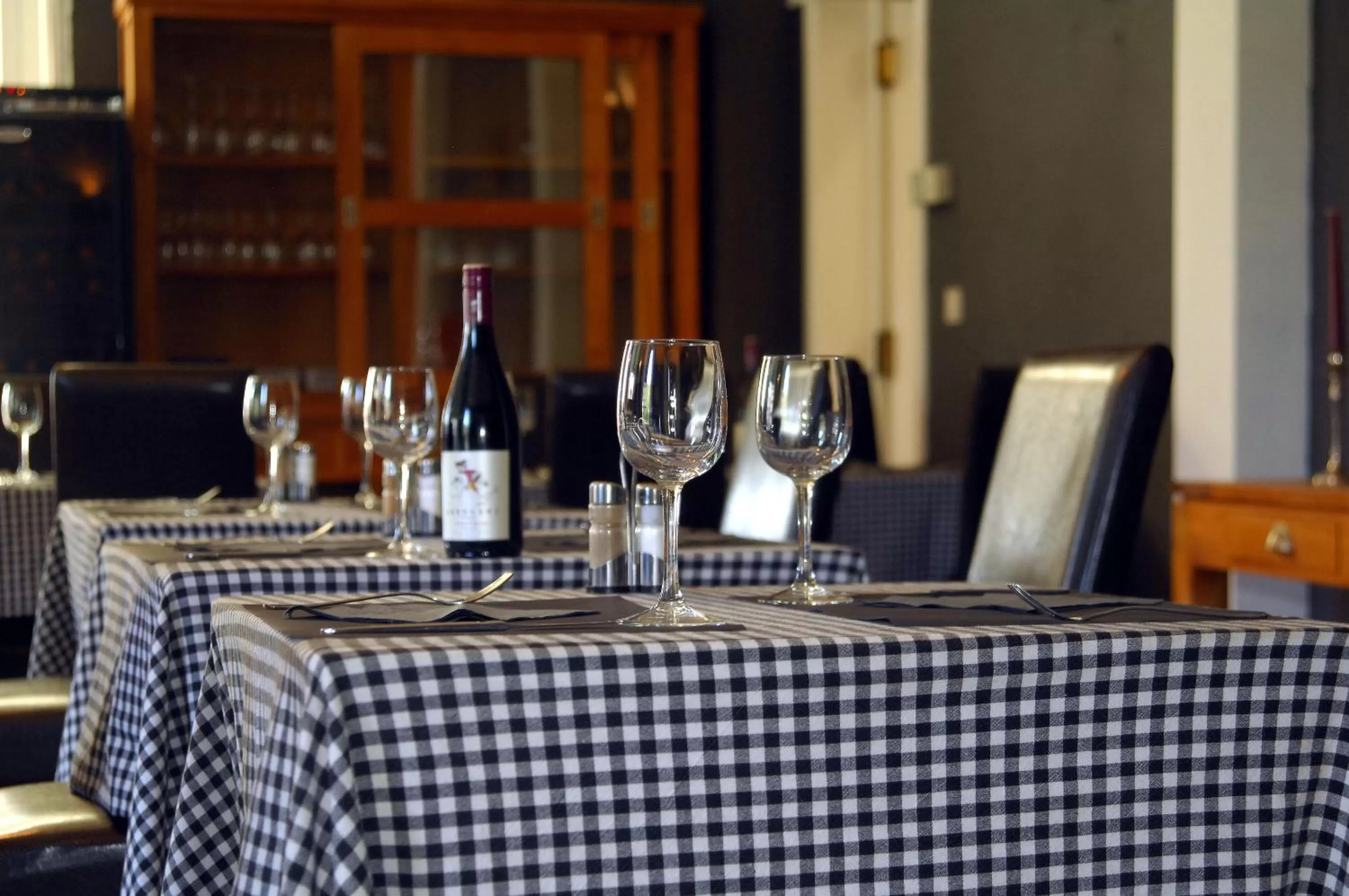 Restaurant/places to eat in New Hotel de Lives