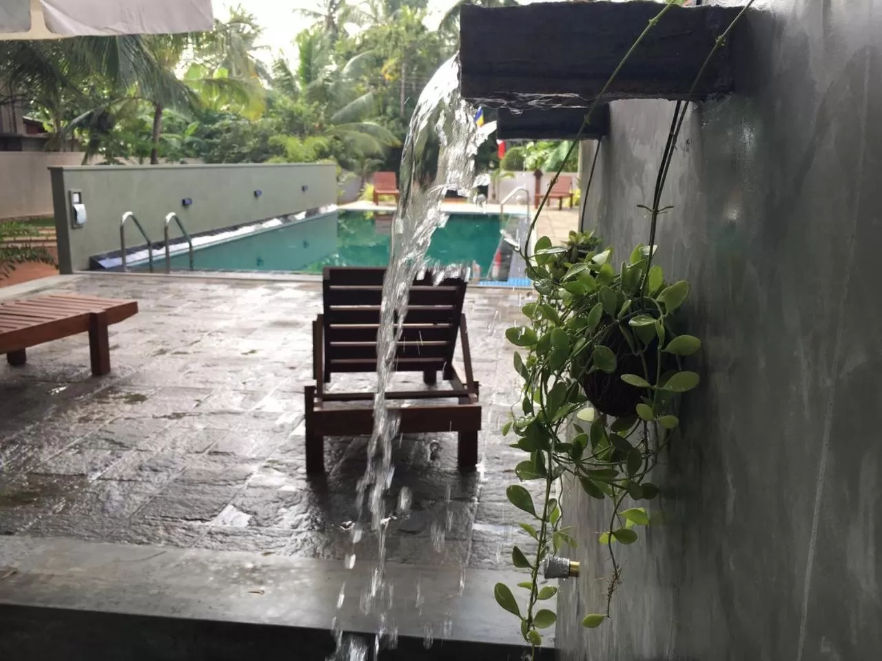 Swimming Pool in Hotel Heladiv