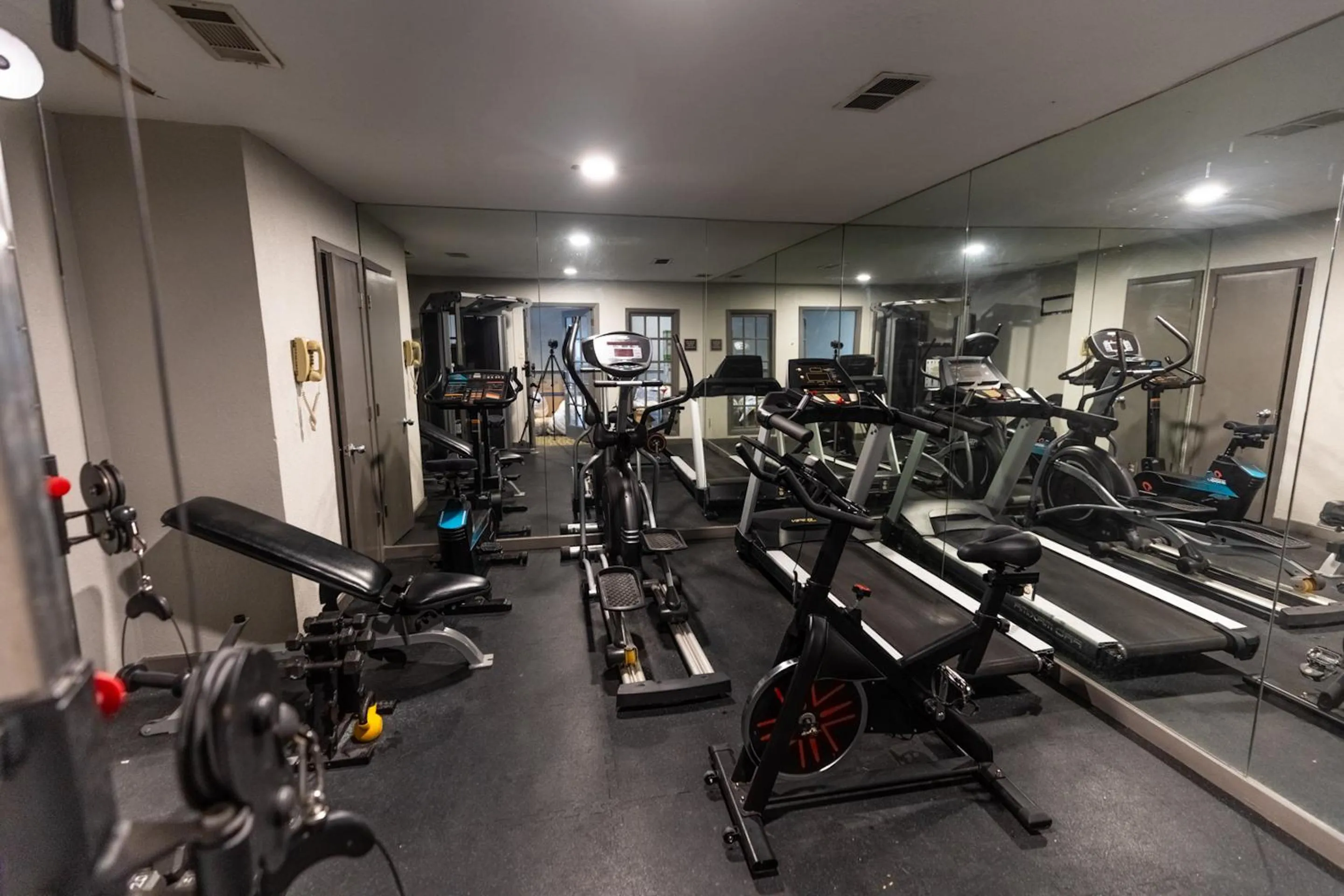 Fitness centre/facilities, Fitness Center/Facilities in Red Roof Inn & Suites Irving - DFW Airport South