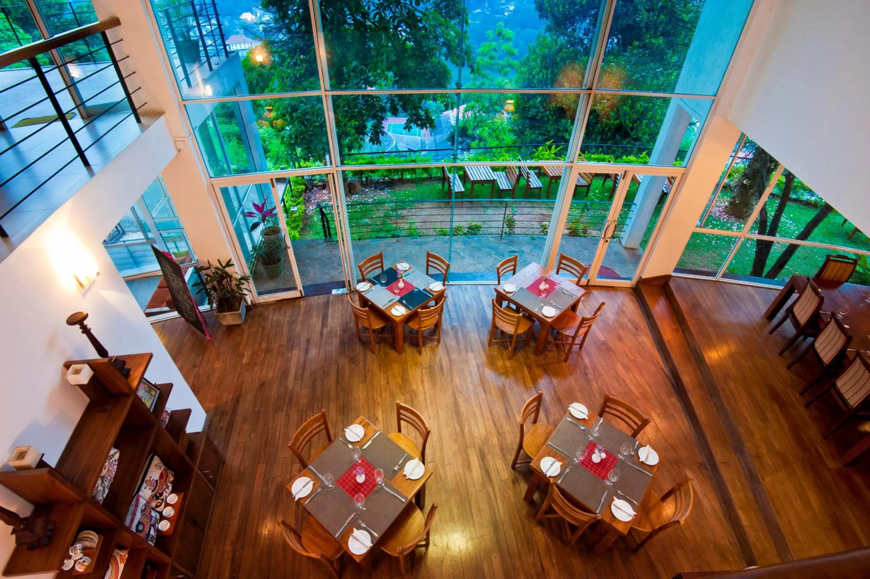 Restaurant/places to eat in Hotel See Kandy