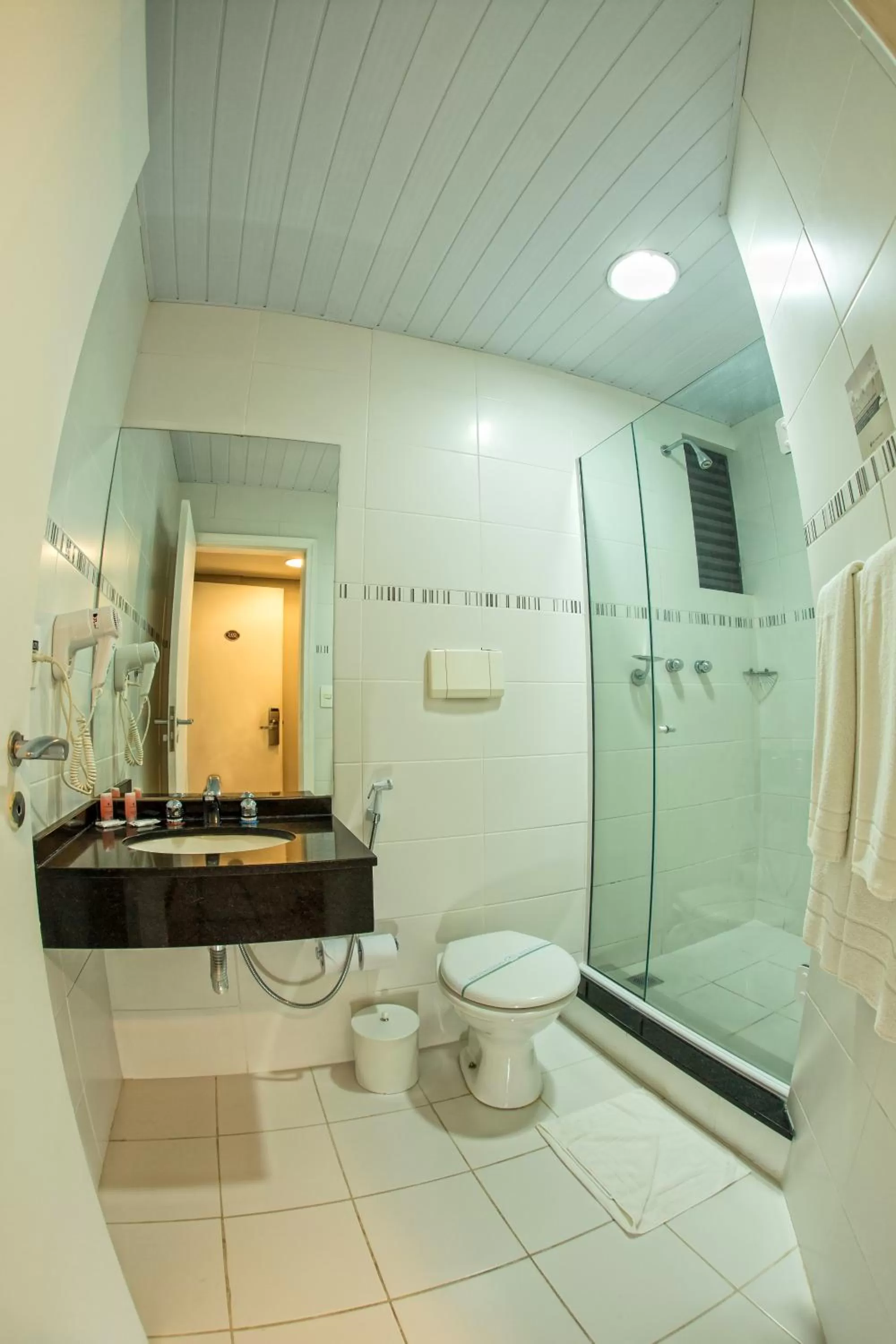 Bathroom in Hotel Campo Largo Comfort