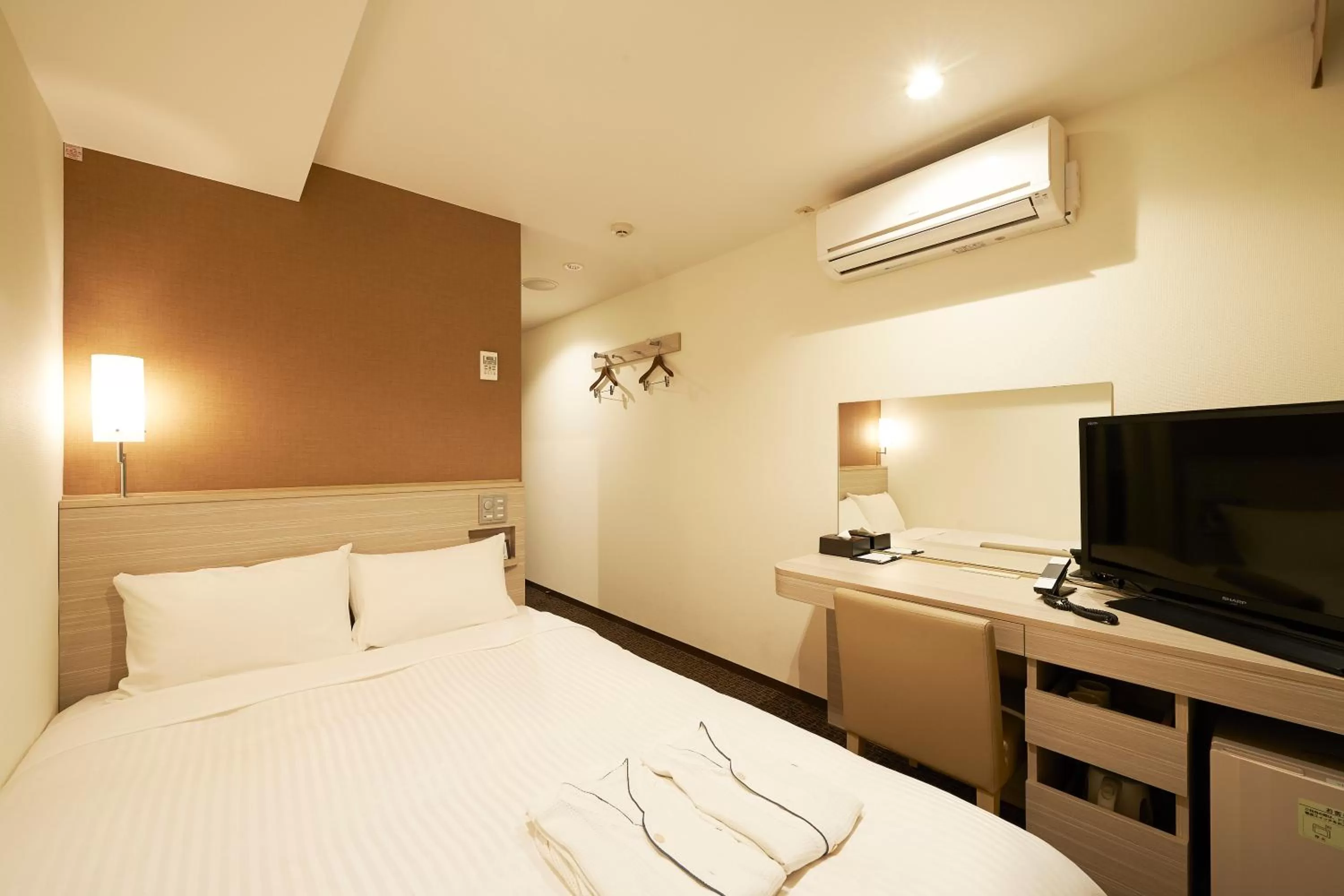 Photo of the whole room, Bed in Sotetsu Fresa Inn Tokyo Tamachi