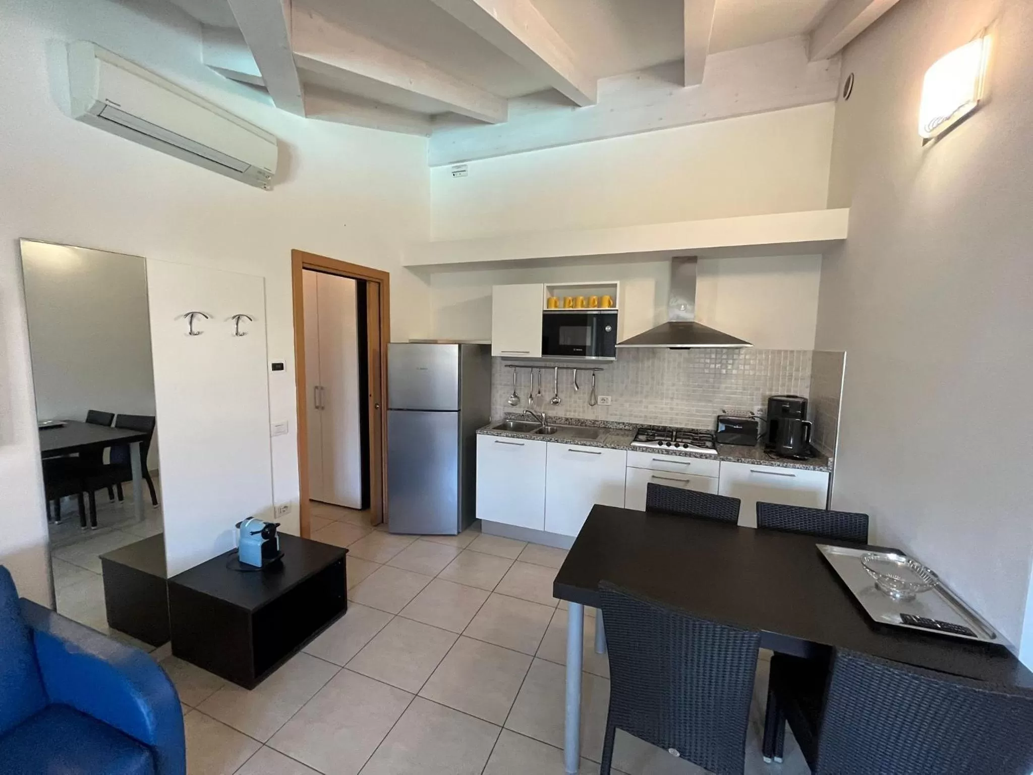 Kitchen or kitchenette in 4 Limoni Apartment Resort