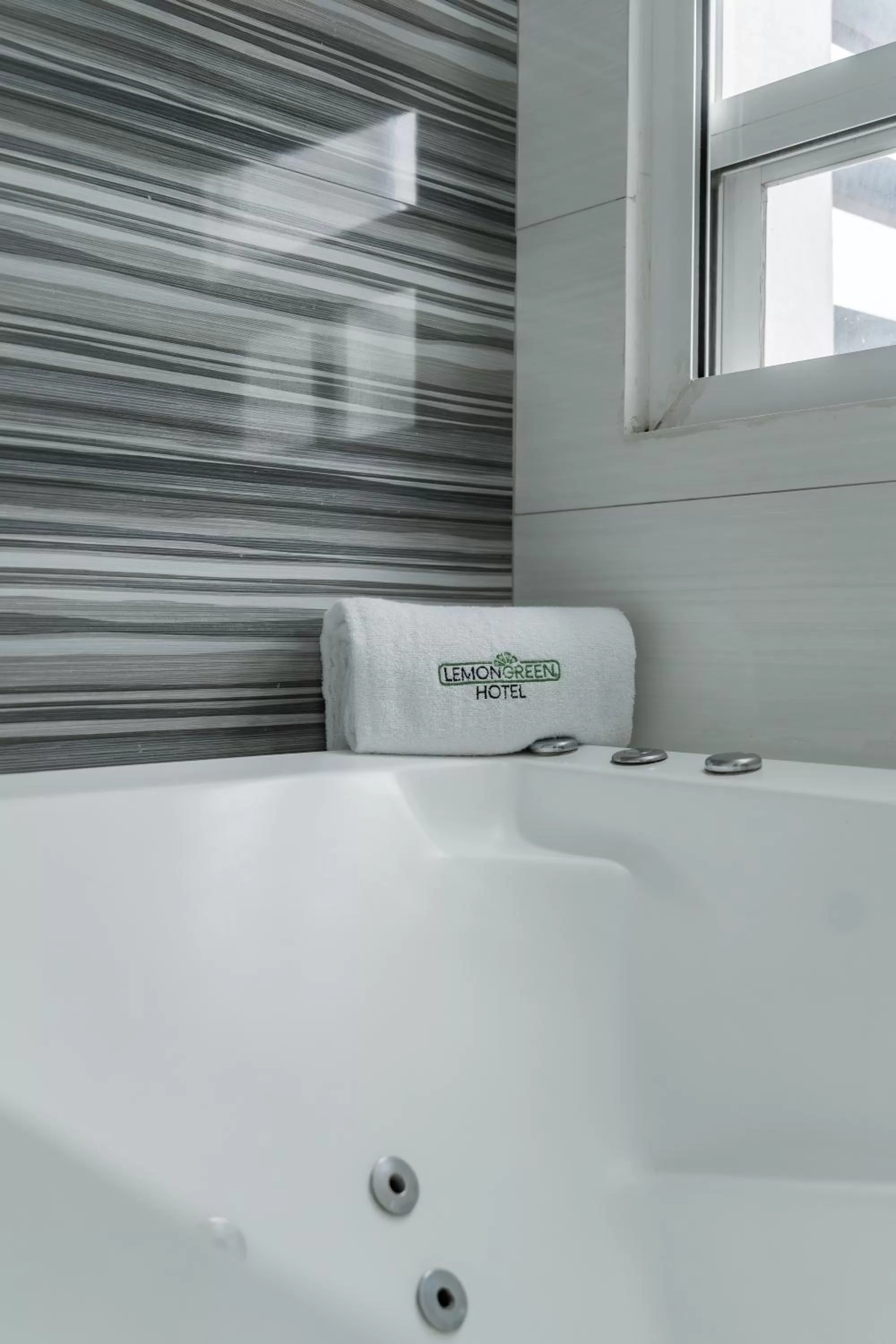 Hot Tub in HOTEL LEMON GREEN -Zona Expo Frente al Centro de Convenciones