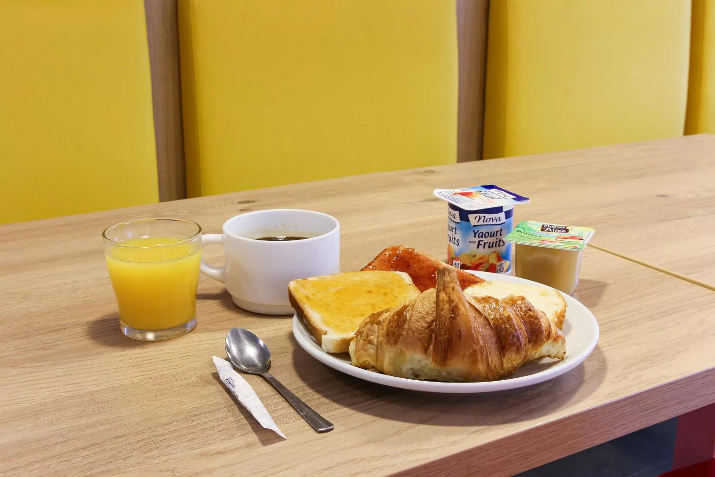 Breakfast in Première Classe Aéroport Marseille