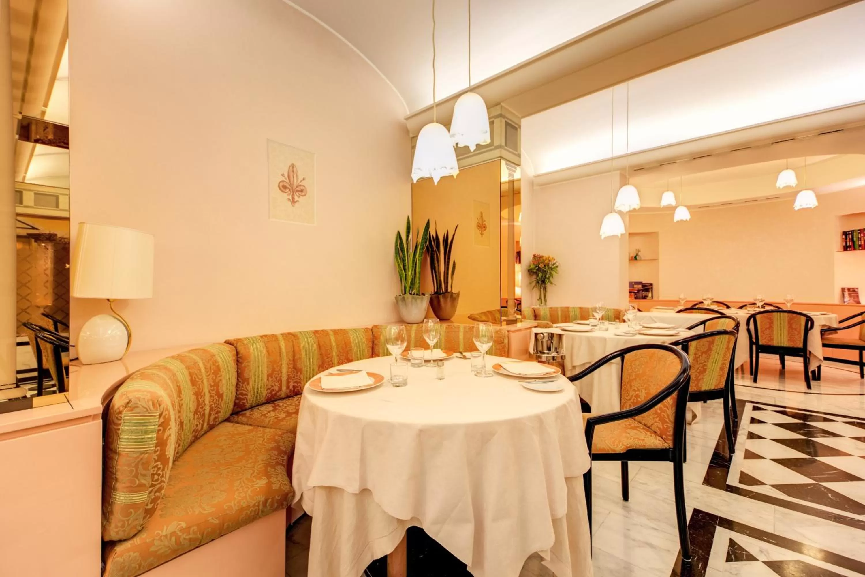 Restaurant/places to eat in Brunelleschi Hotel
