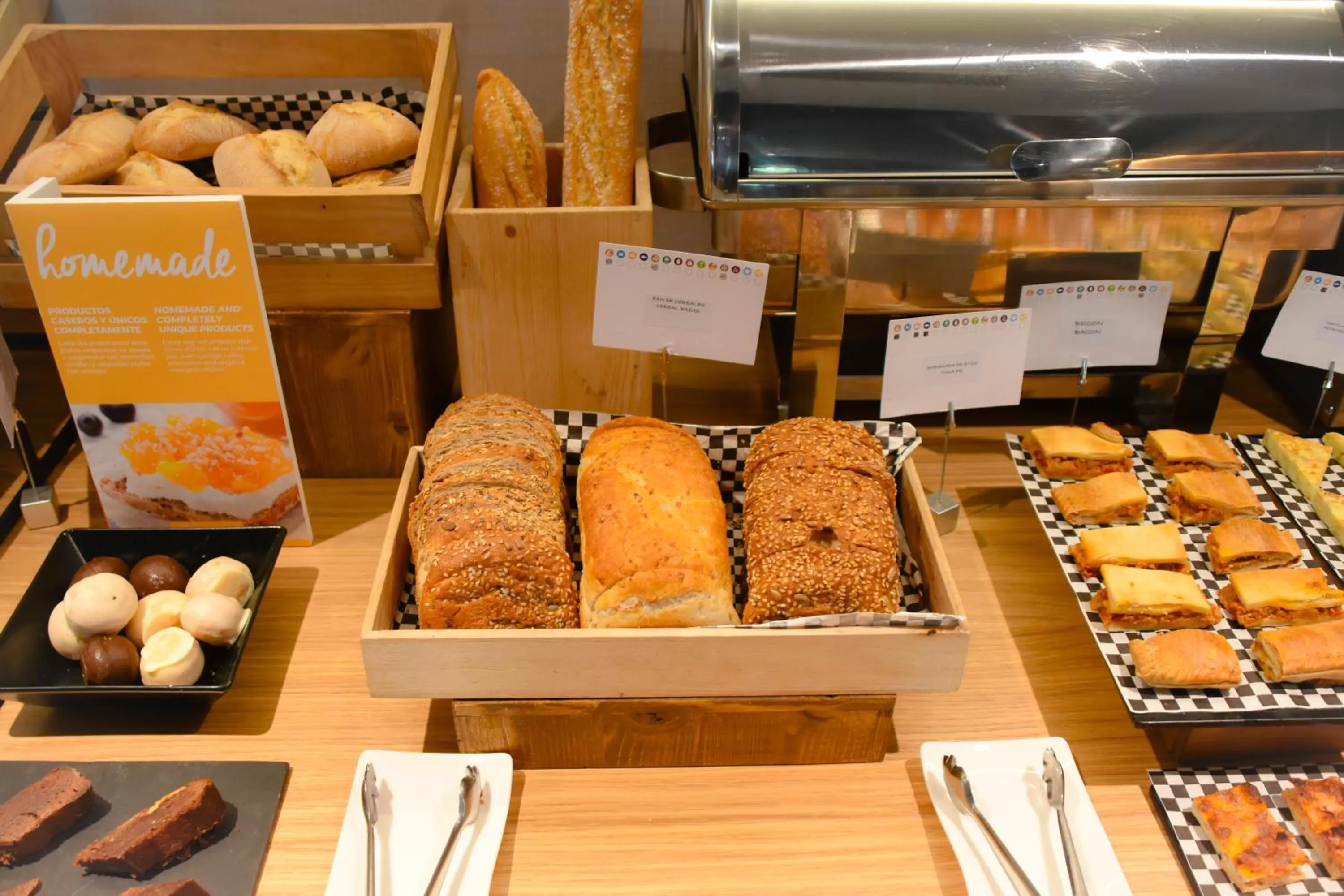 Breakfast in Aparthotel Atenea Valles