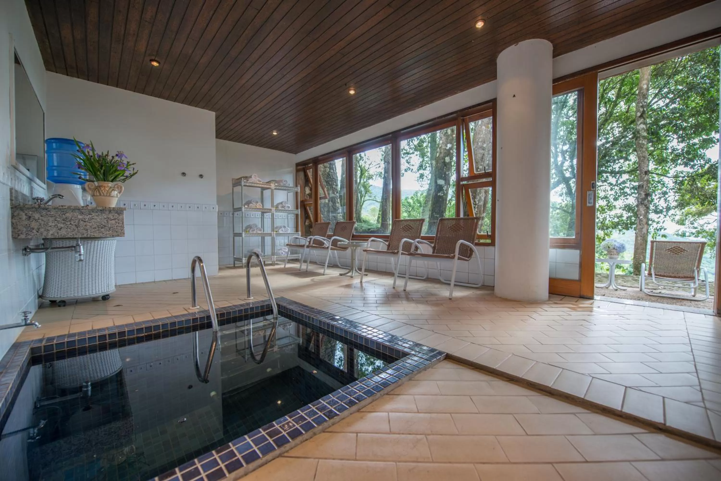 Steam room, Swimming Pool in Kuriuwa Hotel