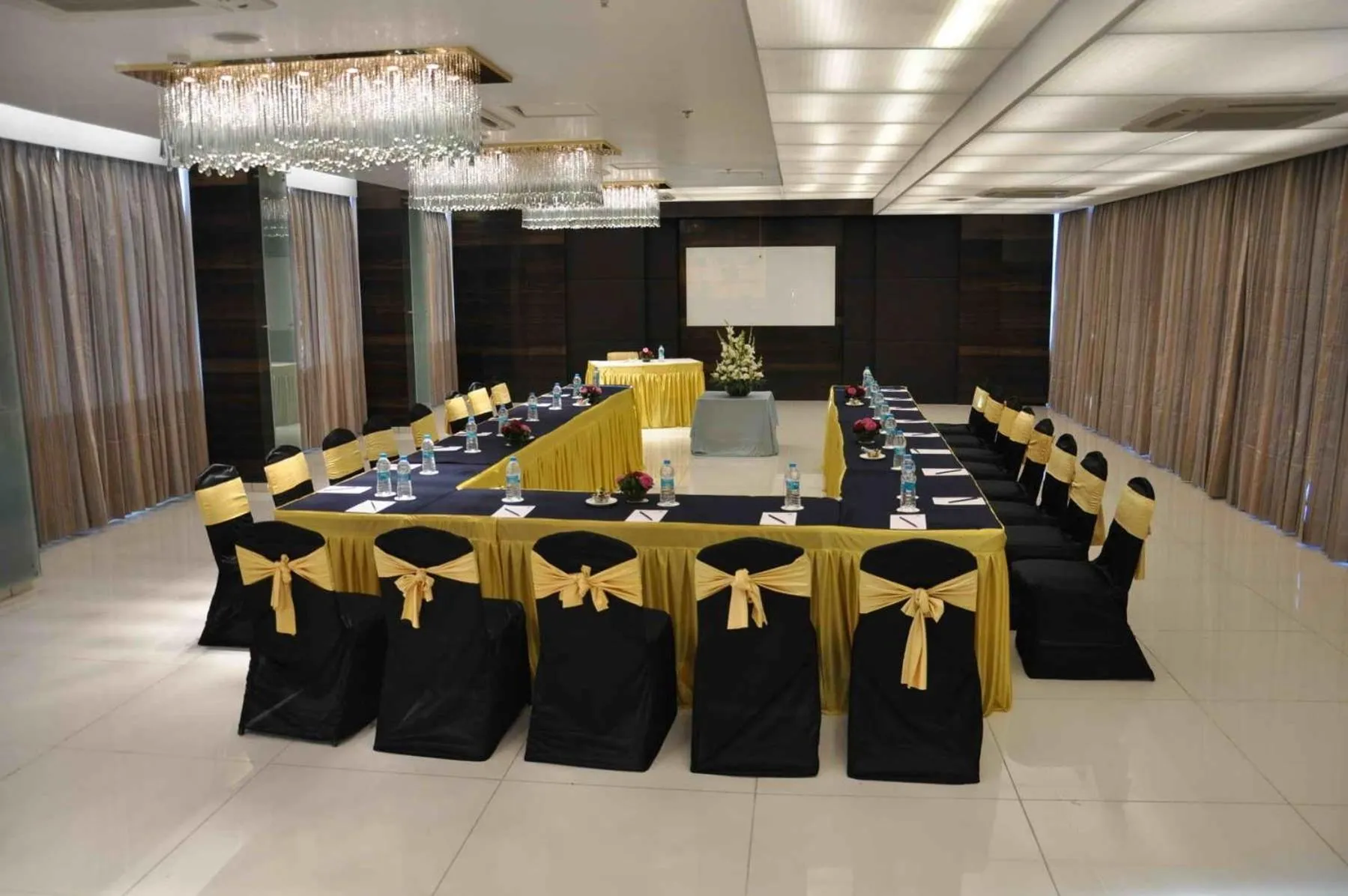 Banquet/Function facilities in Comfort Inn Sunset