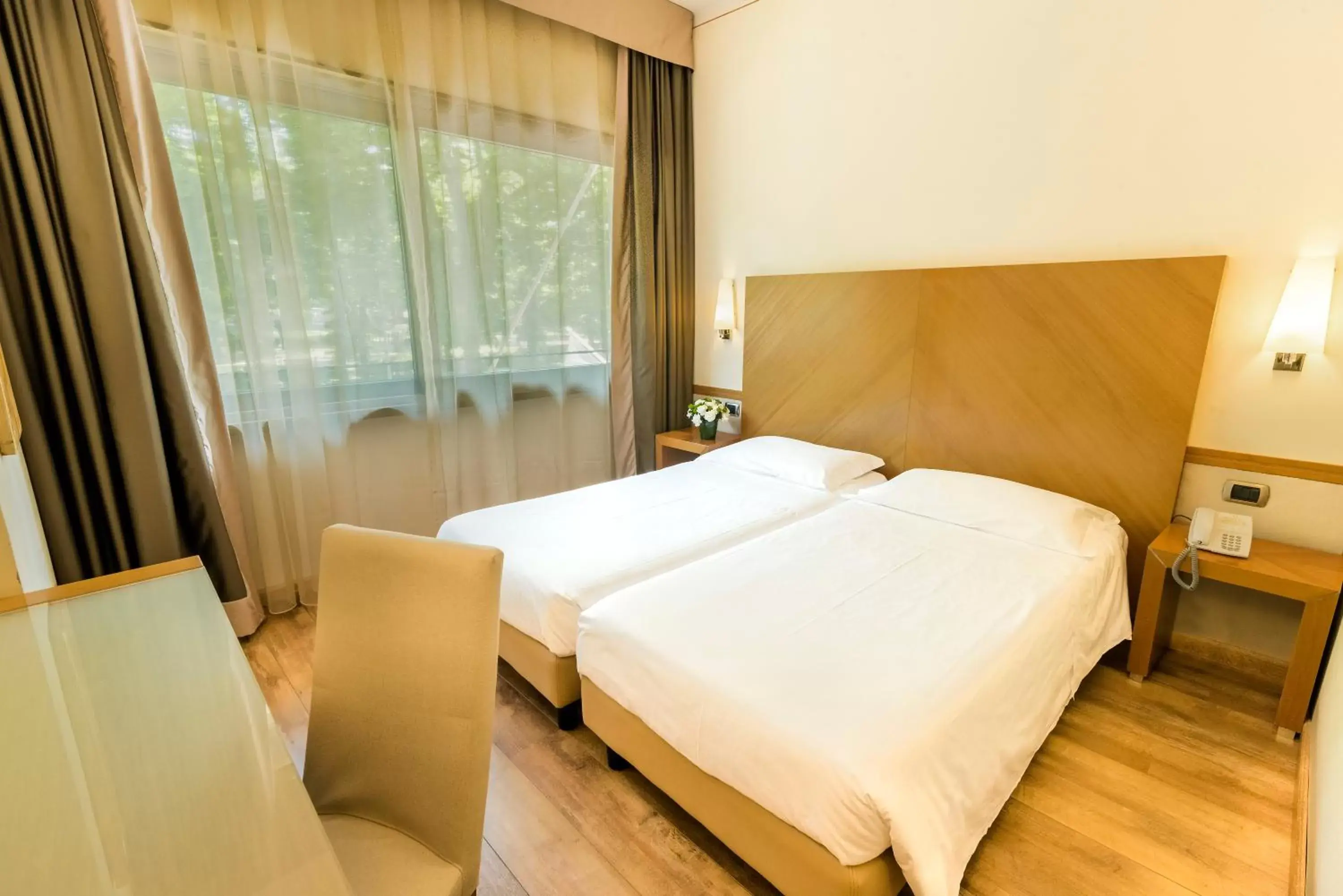 Classic Double or Twin Room - single occupancy in FH55 Grand Hotel Mediterraneo Classic Double or Twin Room - single occupancy in FH55 Grand Hotel Mediterraneo