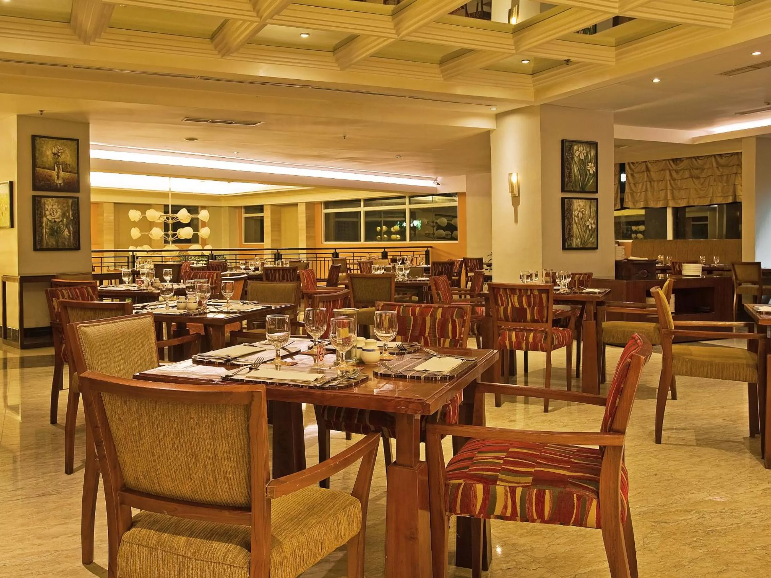 Restaurant/places to eat in Novotel Semarang