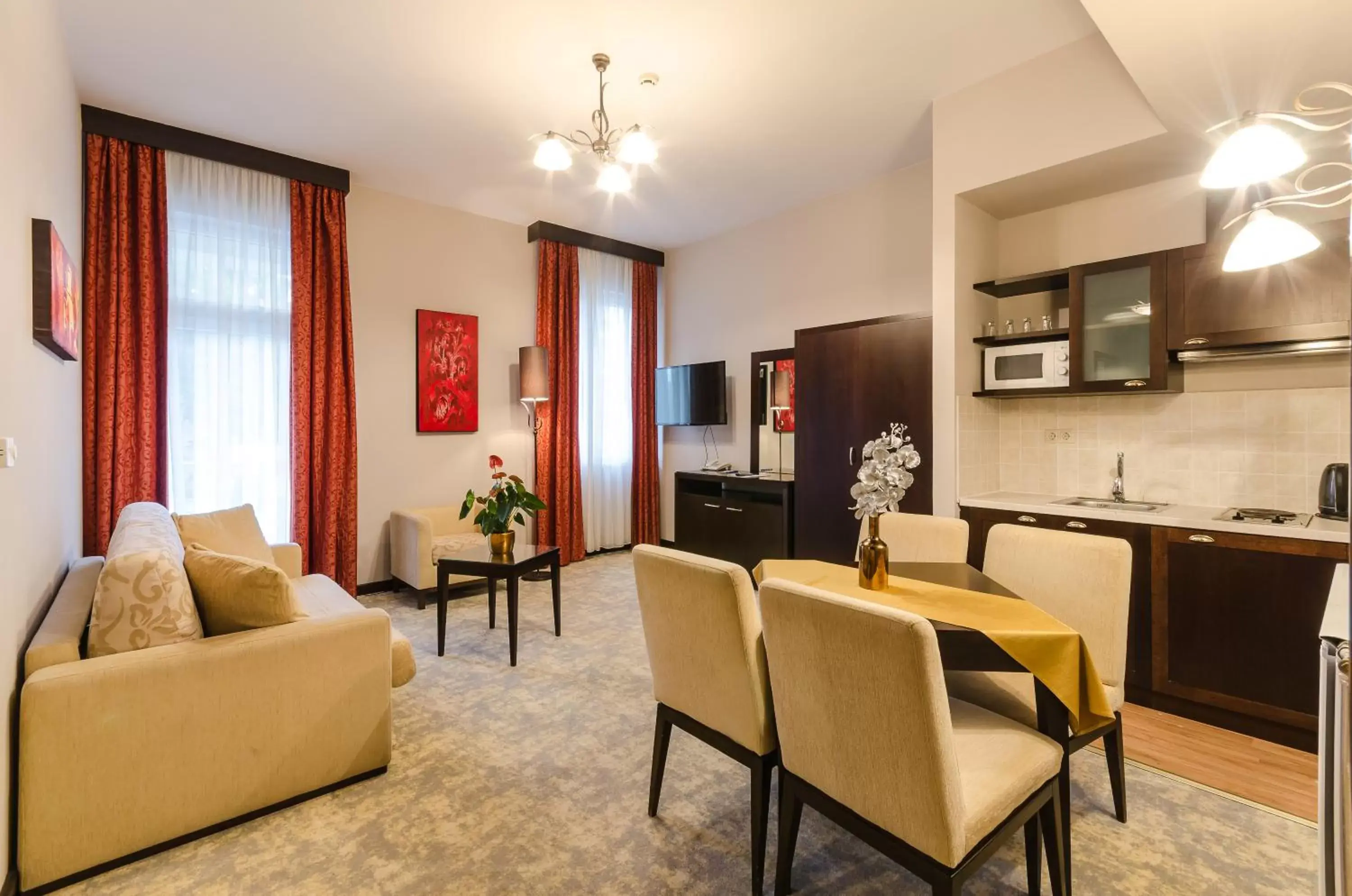 Family Suite (2 Adults + 2 Children) in Hotel Aurum Family Suite (2 Adults + 2 Children) in Hotel Aurum