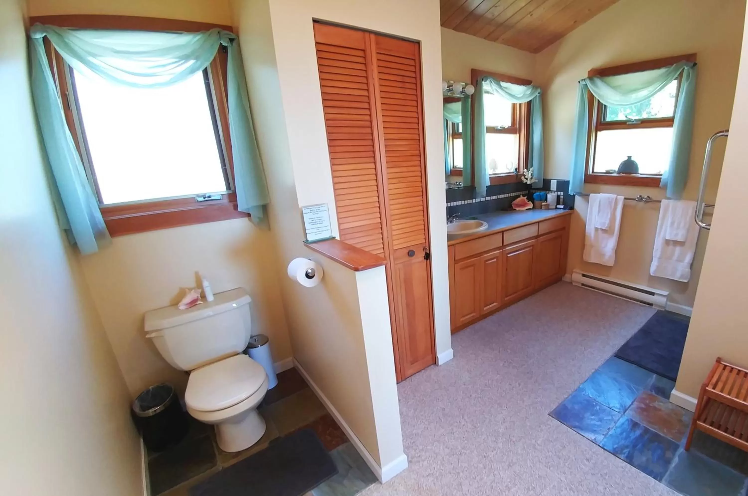 Bathroom in Secret Beach B&B Suites