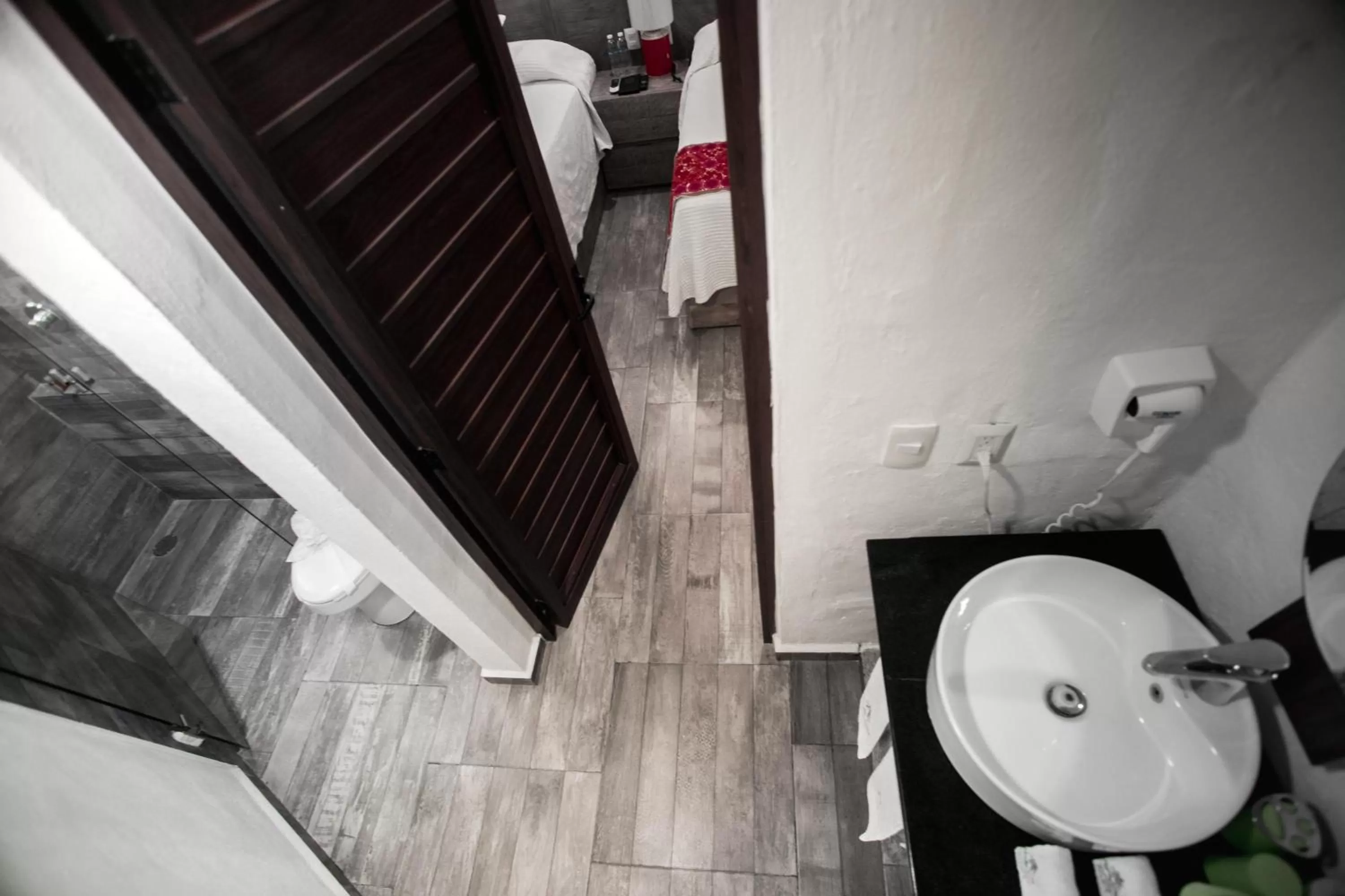 Property building in Hotel Paradise Suites