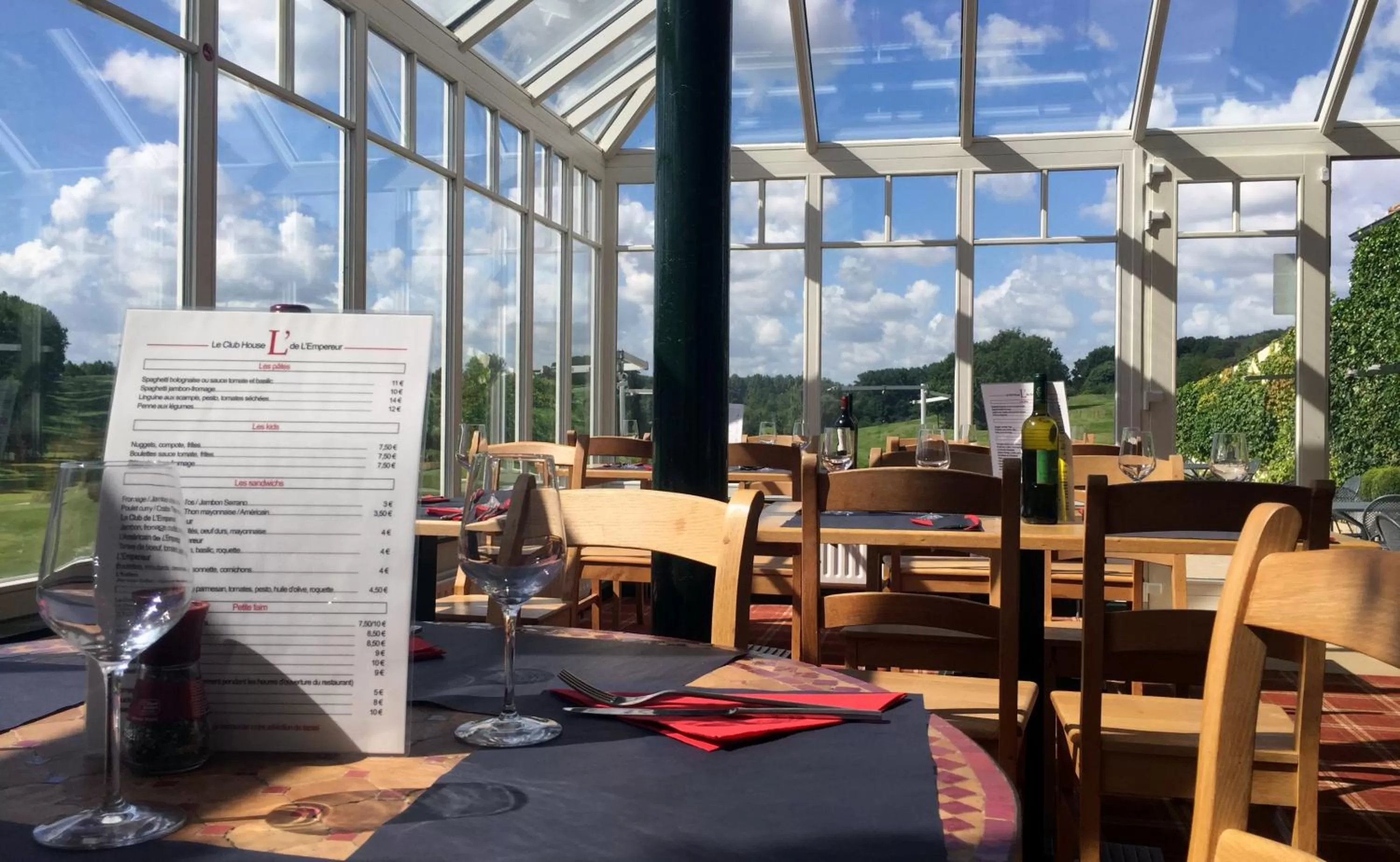 Restaurant/places to eat in Relais de L'Empereur