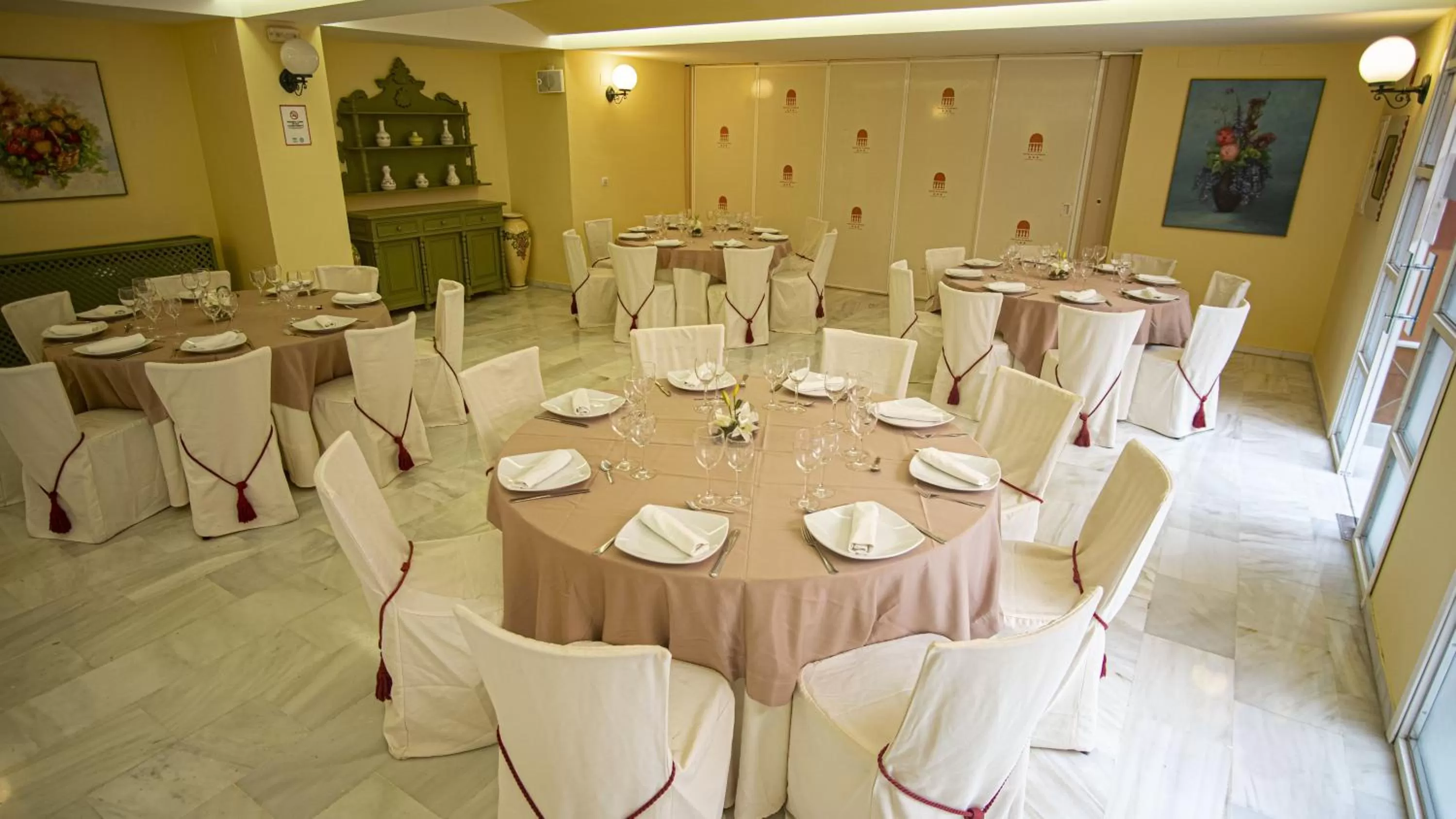 Lounge or bar, Restaurant/Places to Eat in Alborán Chiclana