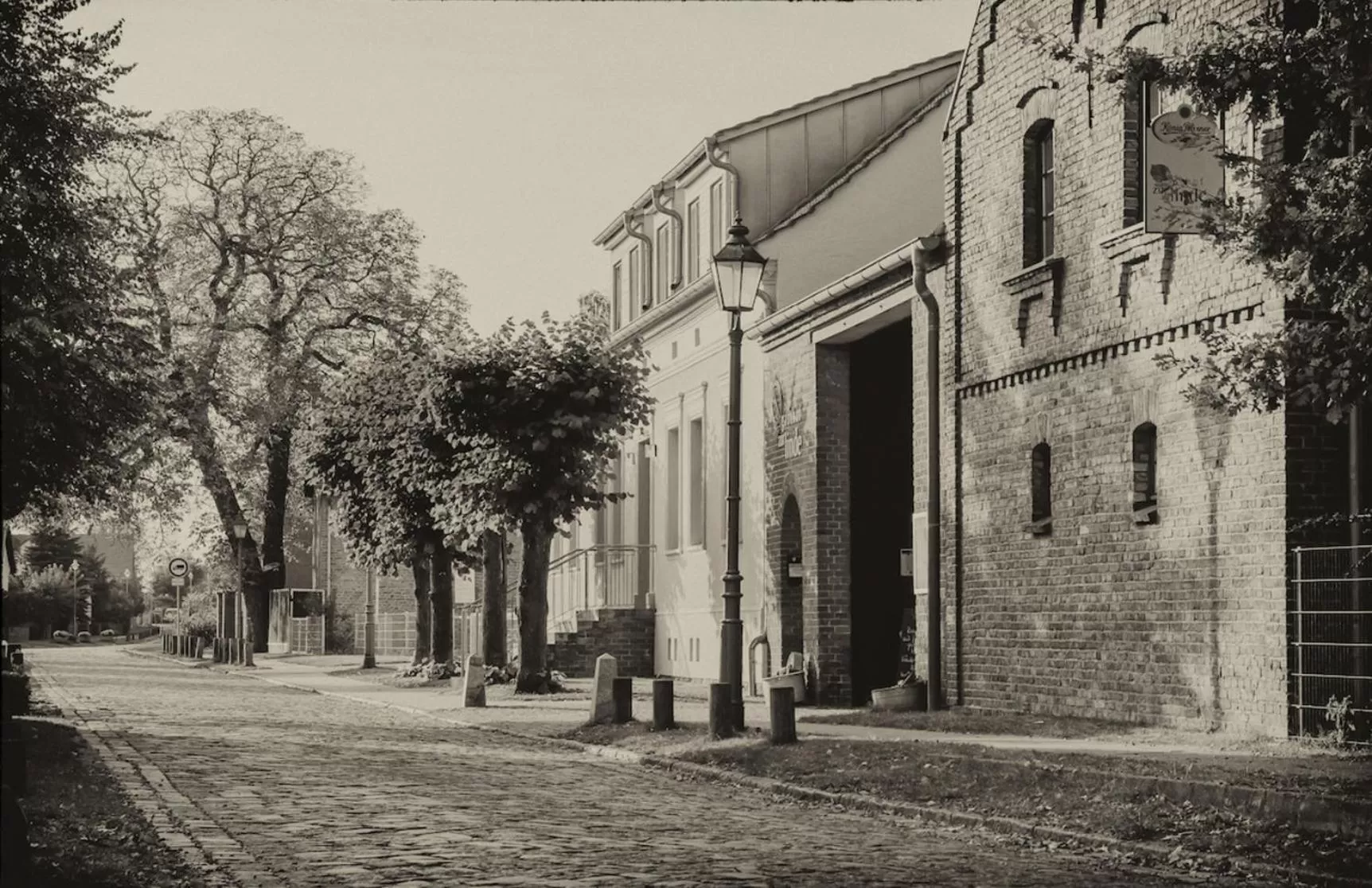 Property building in Hotel Zur Linde Dein Self Check In