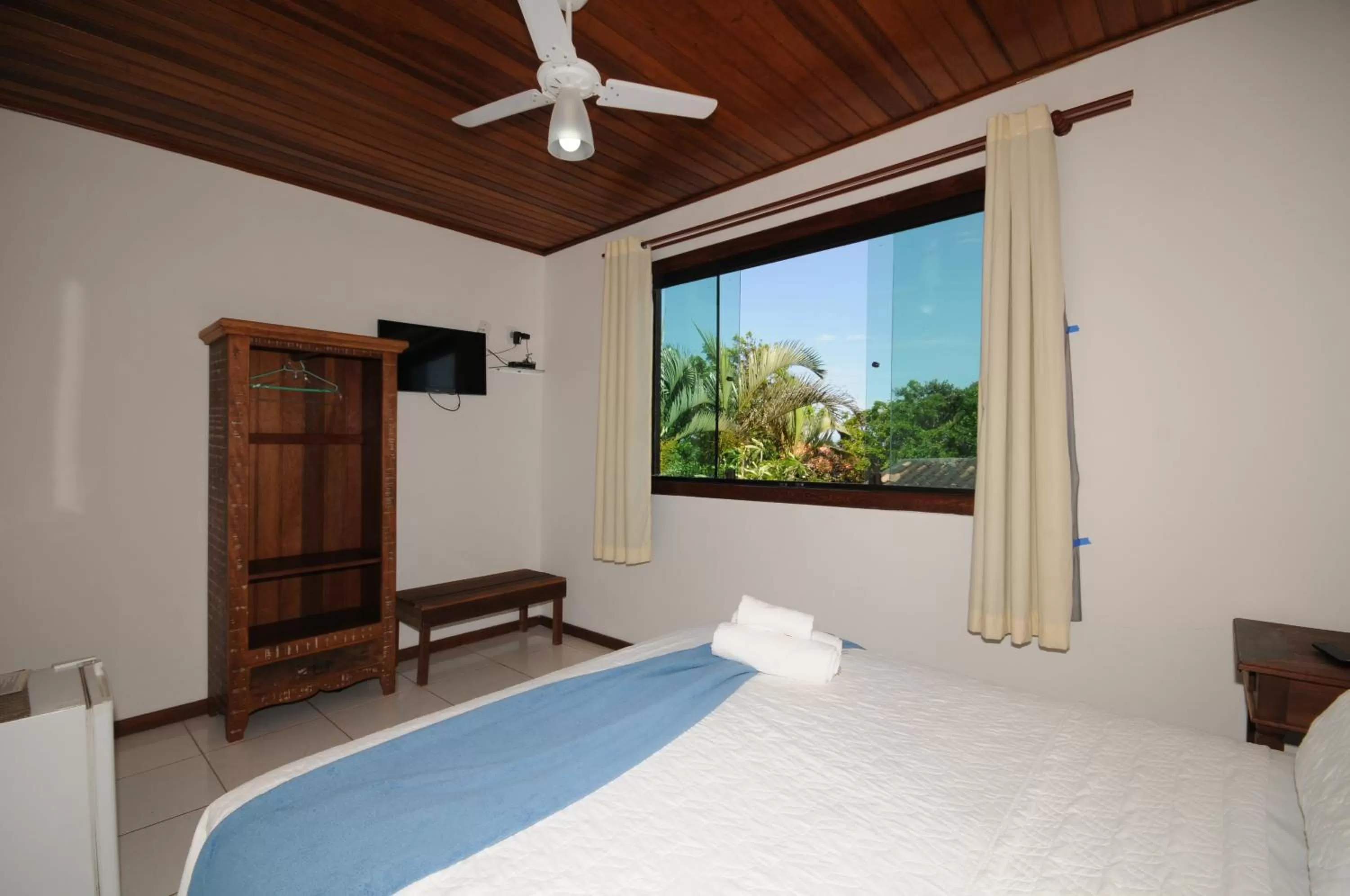 Communal lounge/ TV room, Bed in Star Búzios Pousada