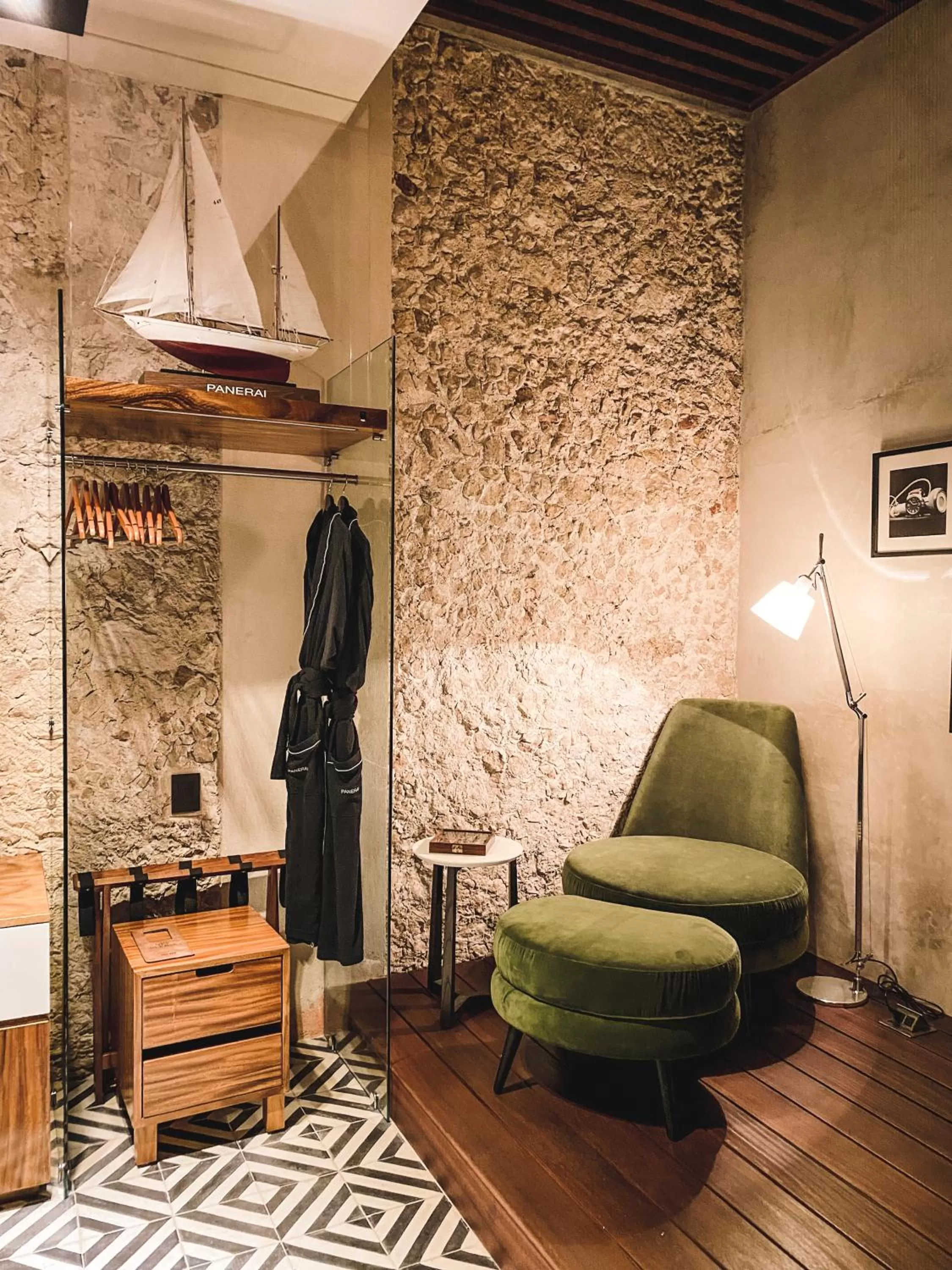 Bathroom in Diez Diez Collection