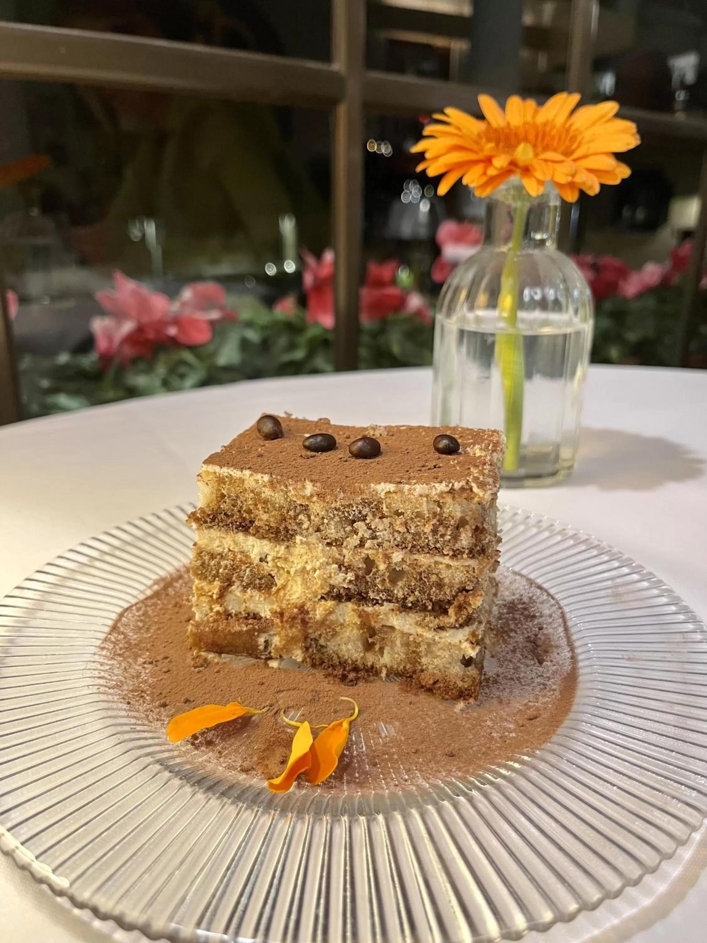 Restaurant/places to eat in Hostal de la Plaça - Hotel Boutique