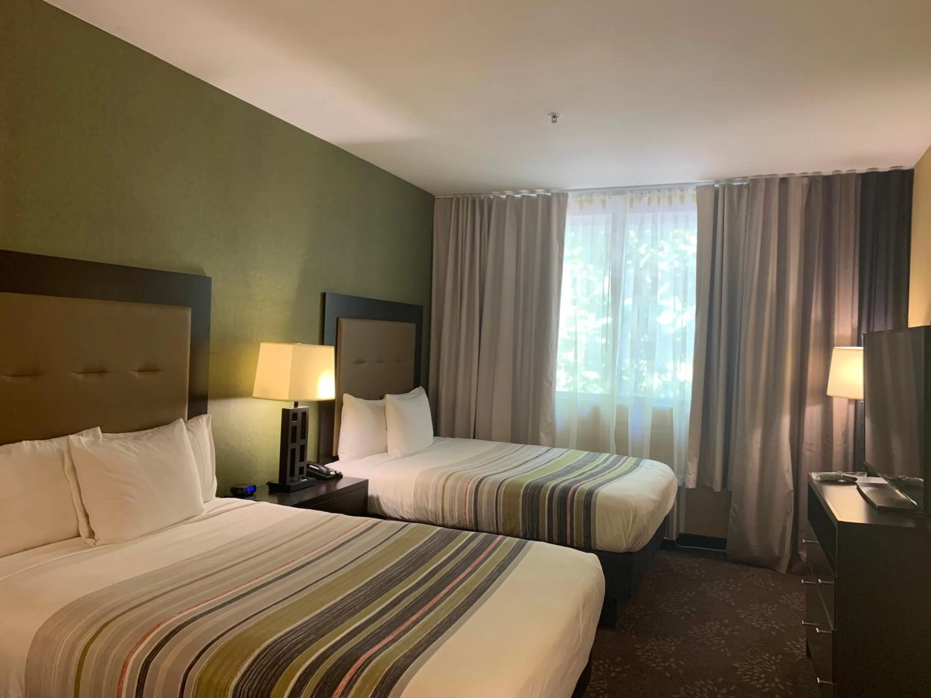 Bedroom, Bed in Country Inn & Suites by Radisson, San Jose International Airport, CA