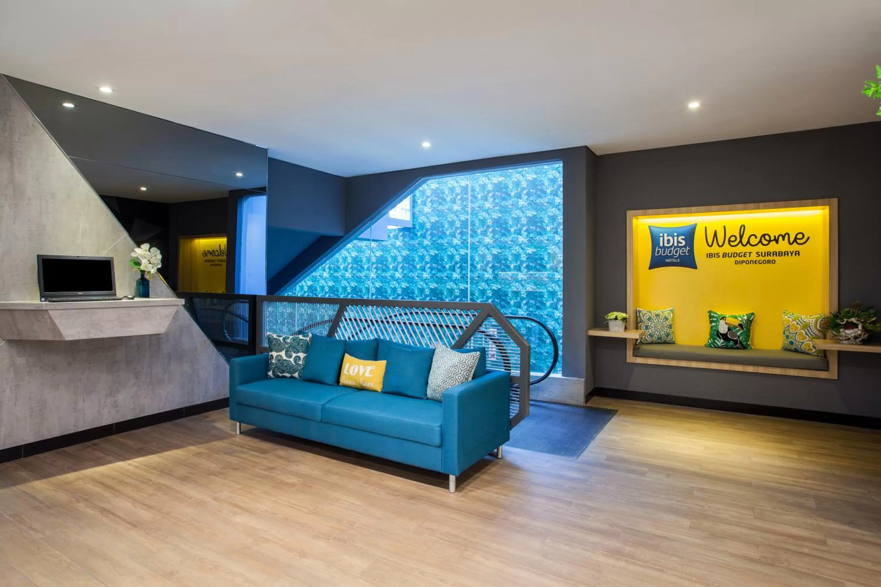 Bed in ibis budget Surabaya Diponegoro