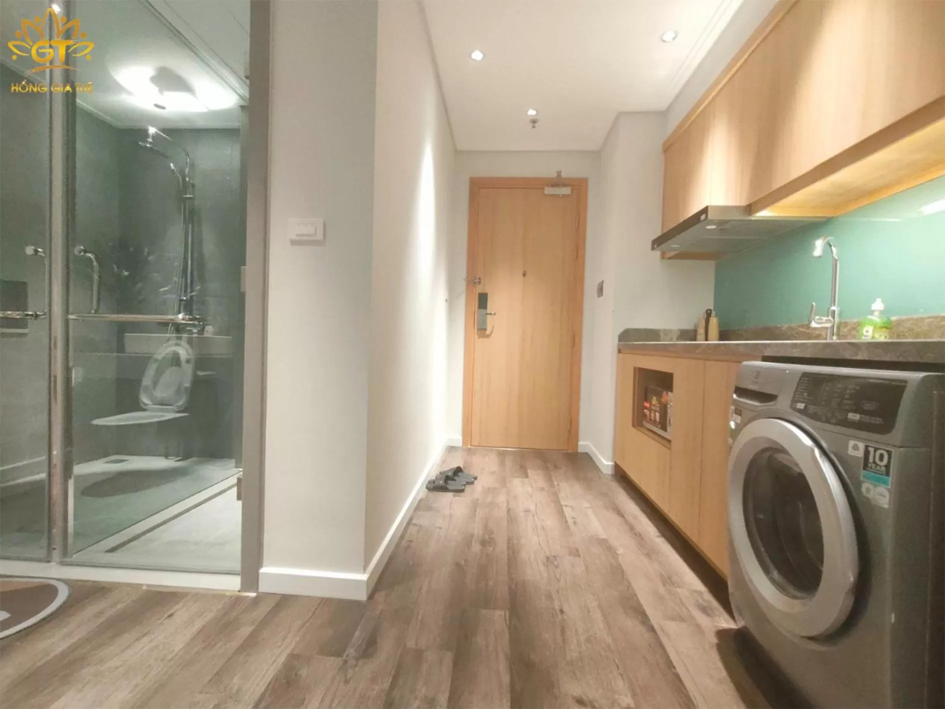 Hồng Gia Tuệ Lake View