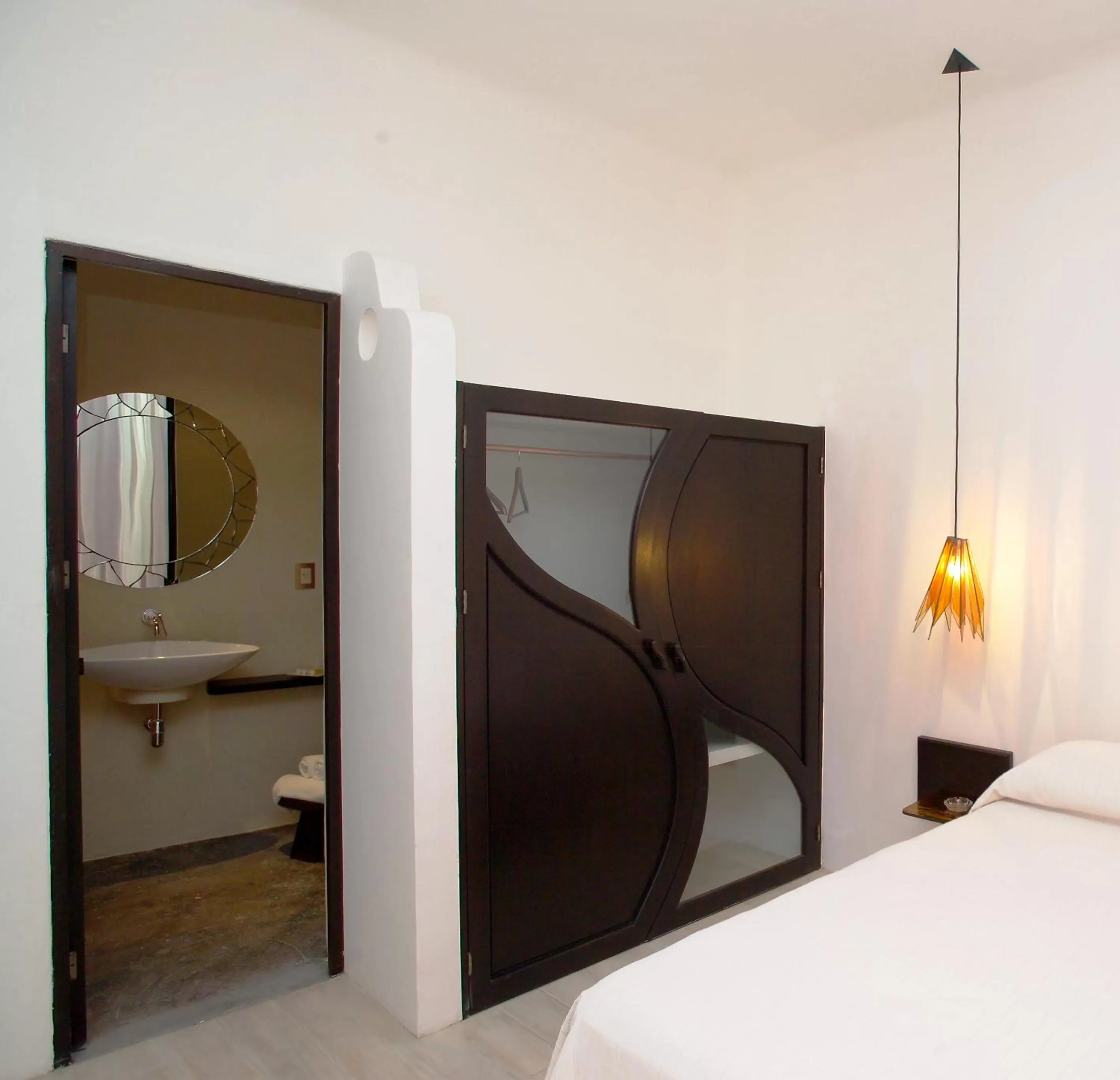 Photo of the whole room, Bed in Kinbe Hotel Boutique