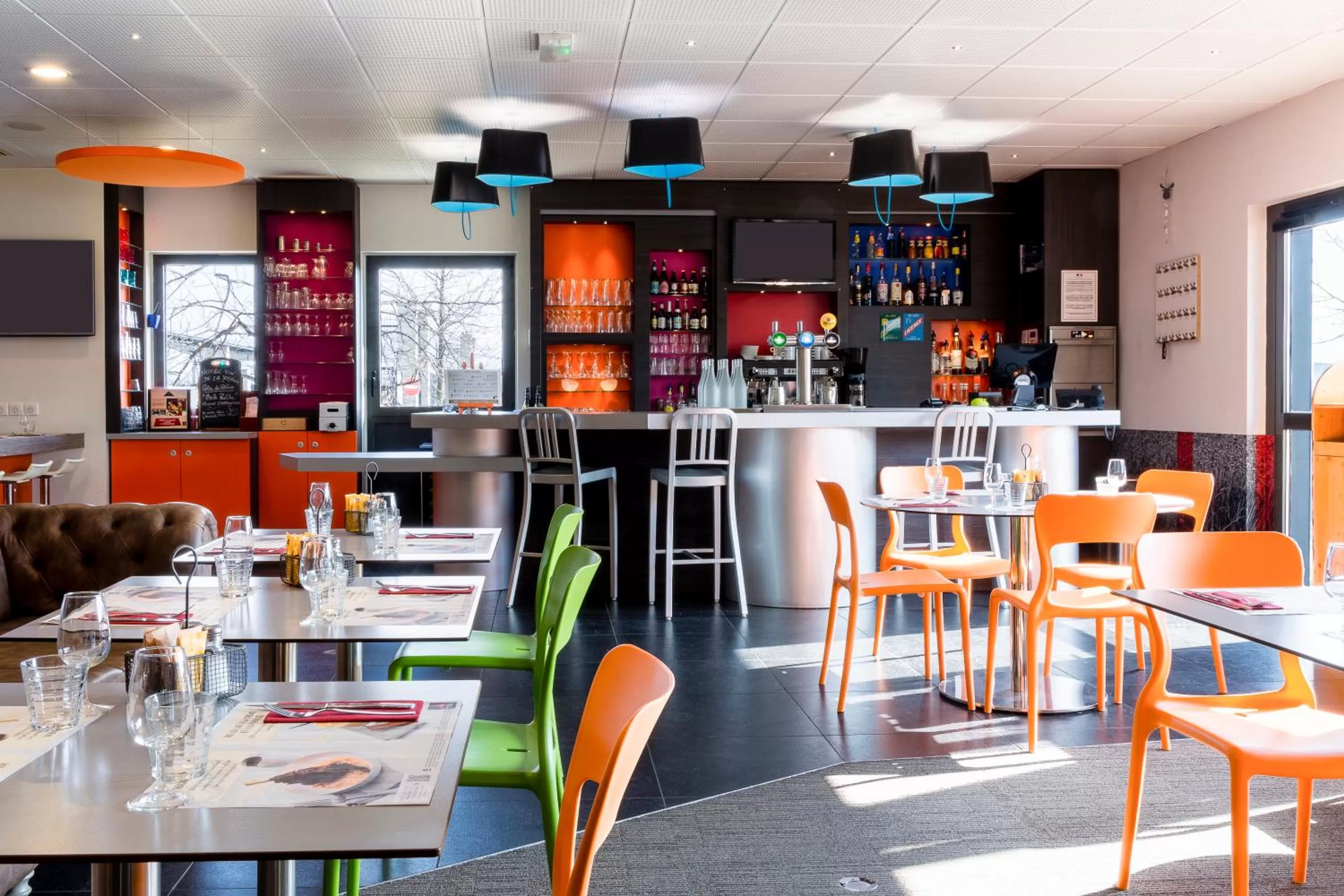 Restaurant/places to eat in ibis Styles Romans-Valence Gare TGV