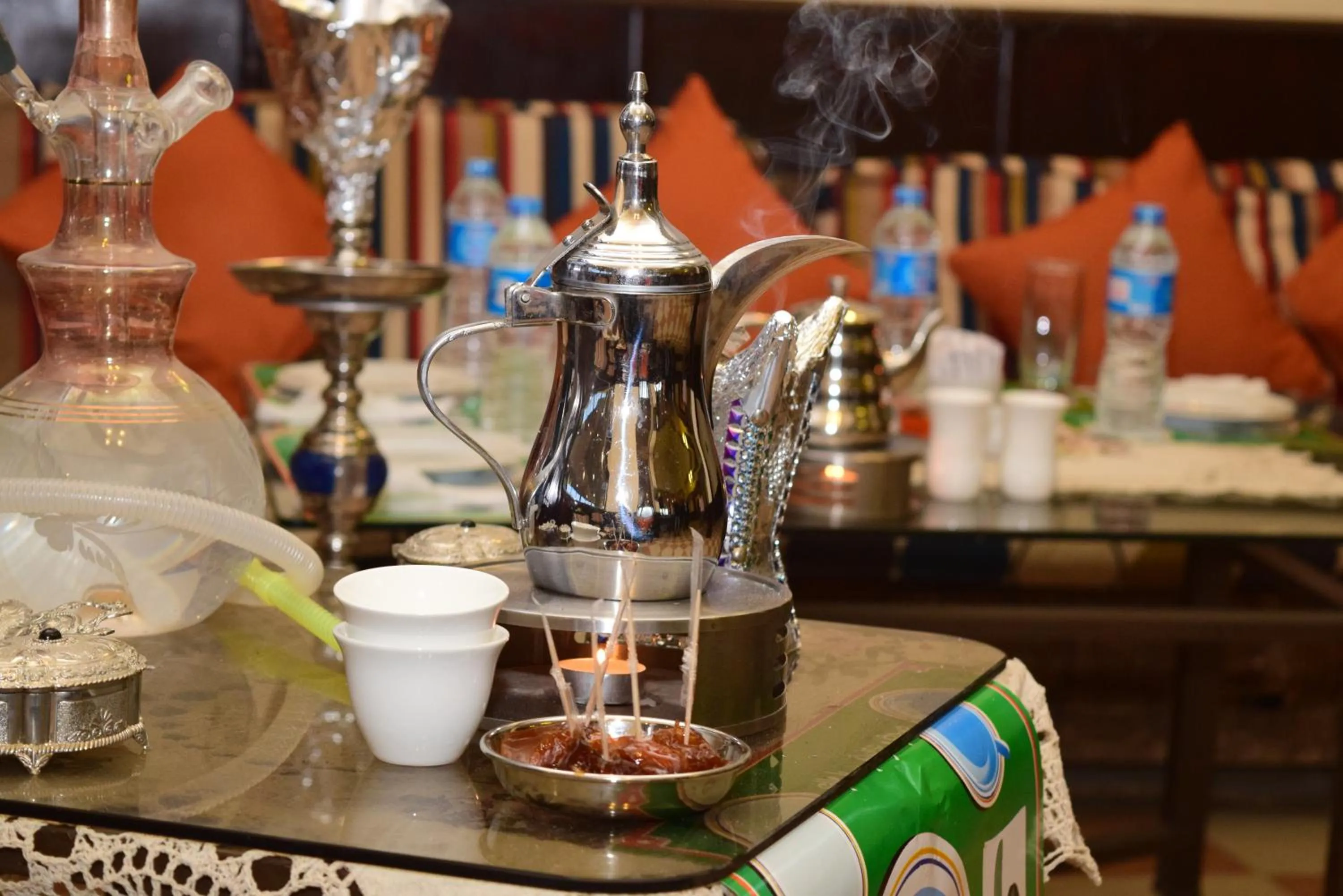 Restaurant/places to eat in Holidays Express Hotel