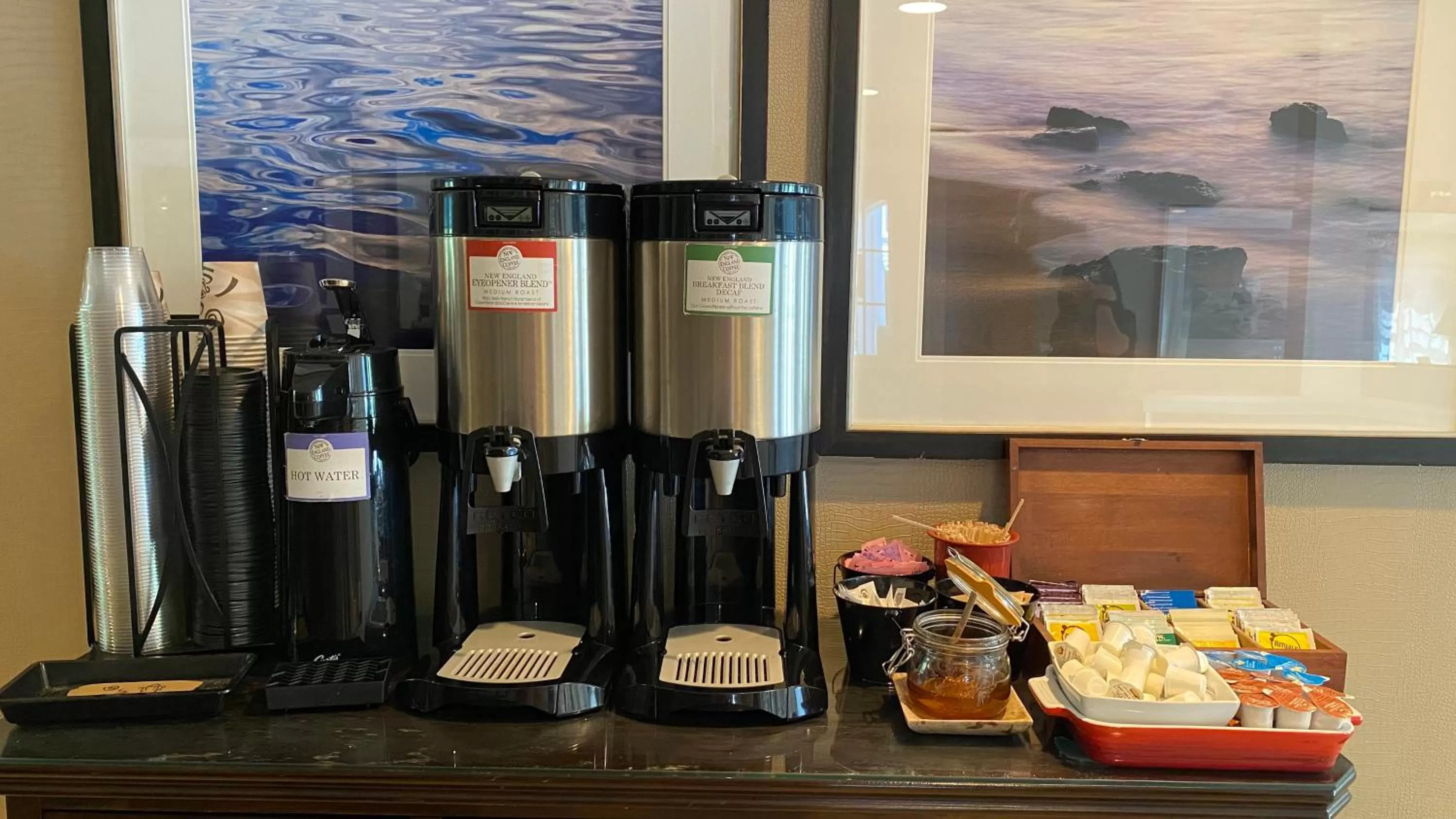 Breakfast in Port Inn & Suites Kennebunk, an Ascend Collection Hotel