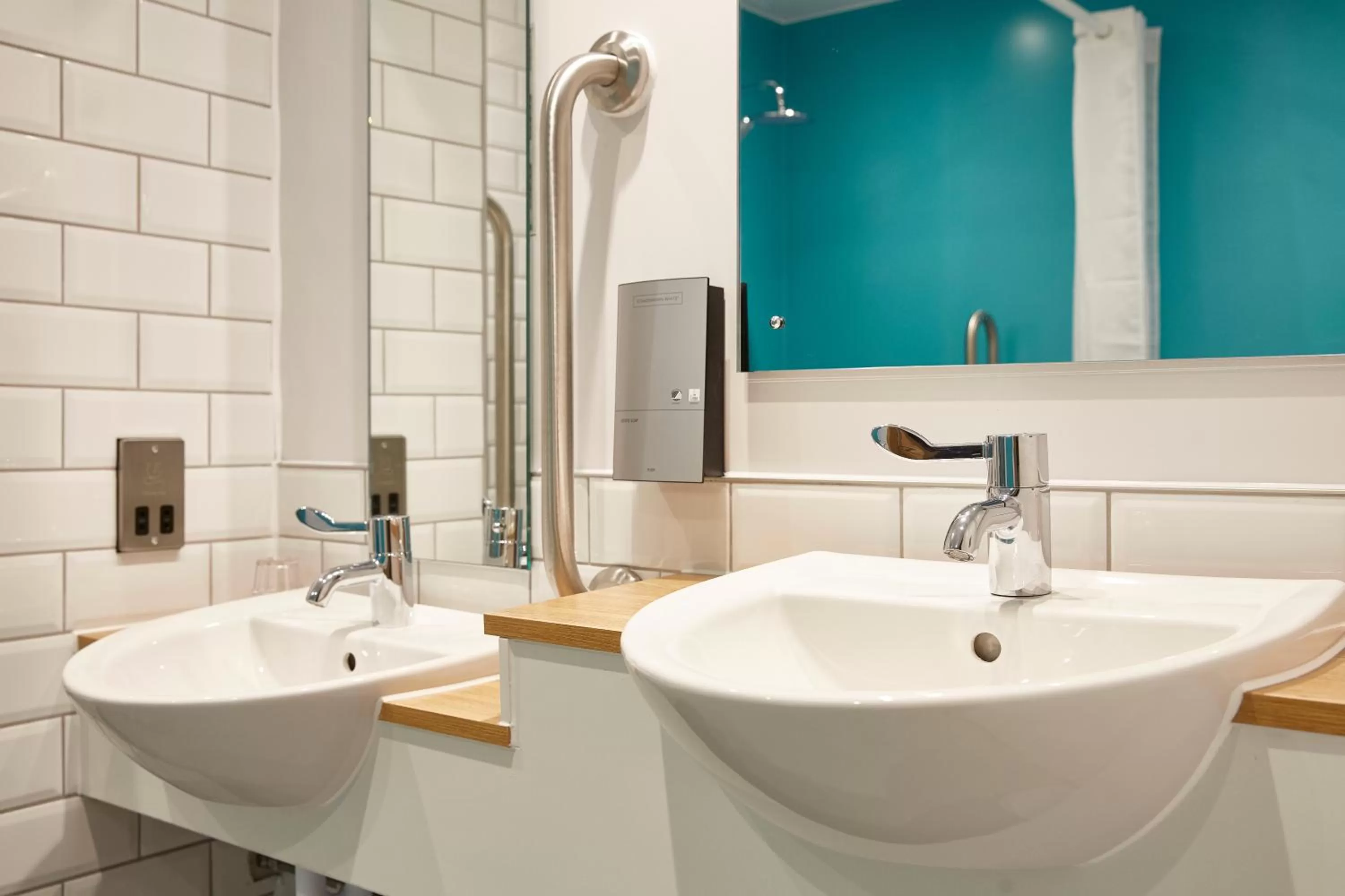 Bathroom in The Churchill By Greene King Inns