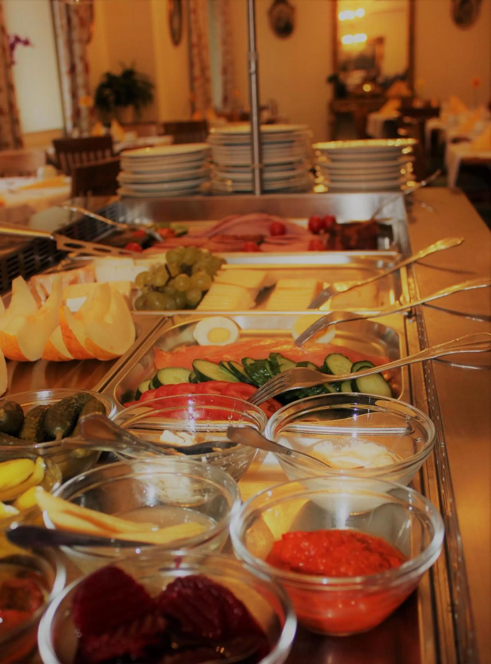 Buffet breakfast in Hotel Germersheimer Hof