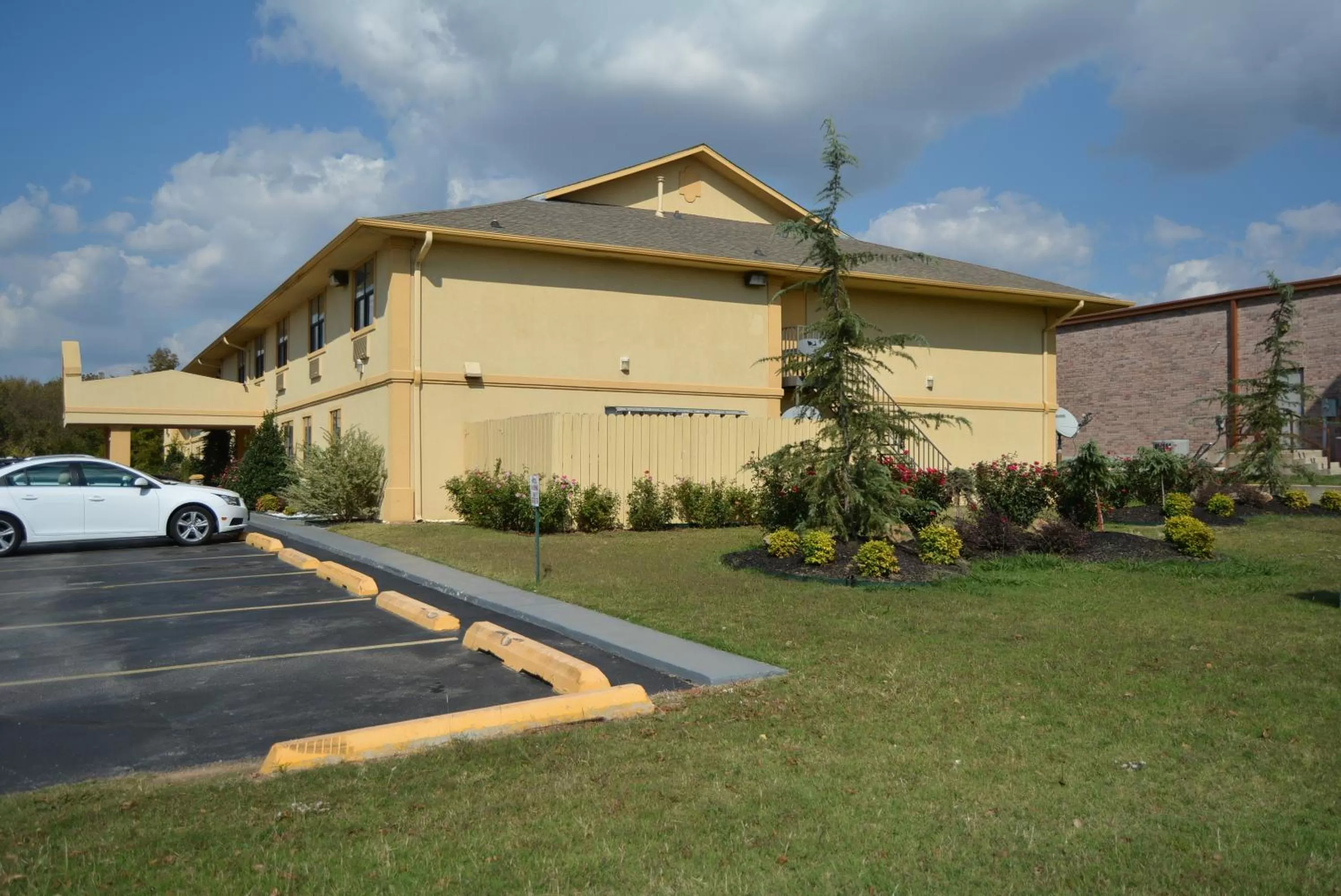 Garden in Super 8 by Wyndham Sulphur