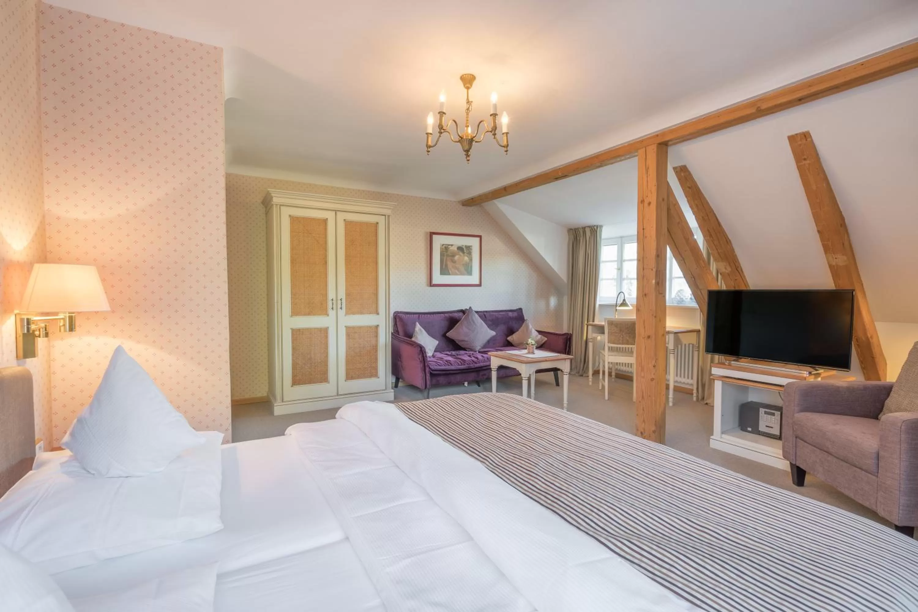 Photo of the whole room, TV/Entertainment Center in Hotel Geldernhaus