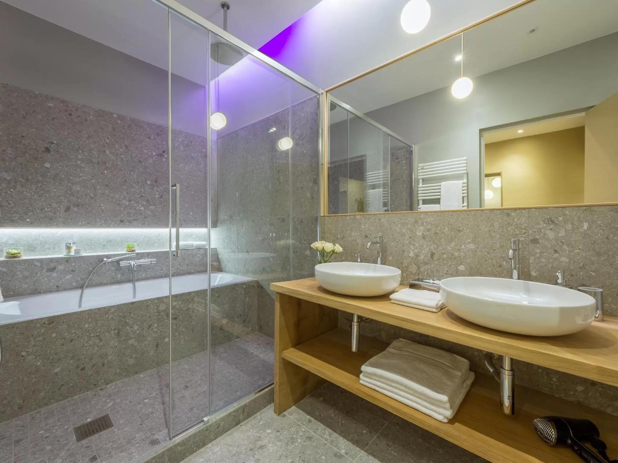 Shower in Renascentia in Florence - Adults Only