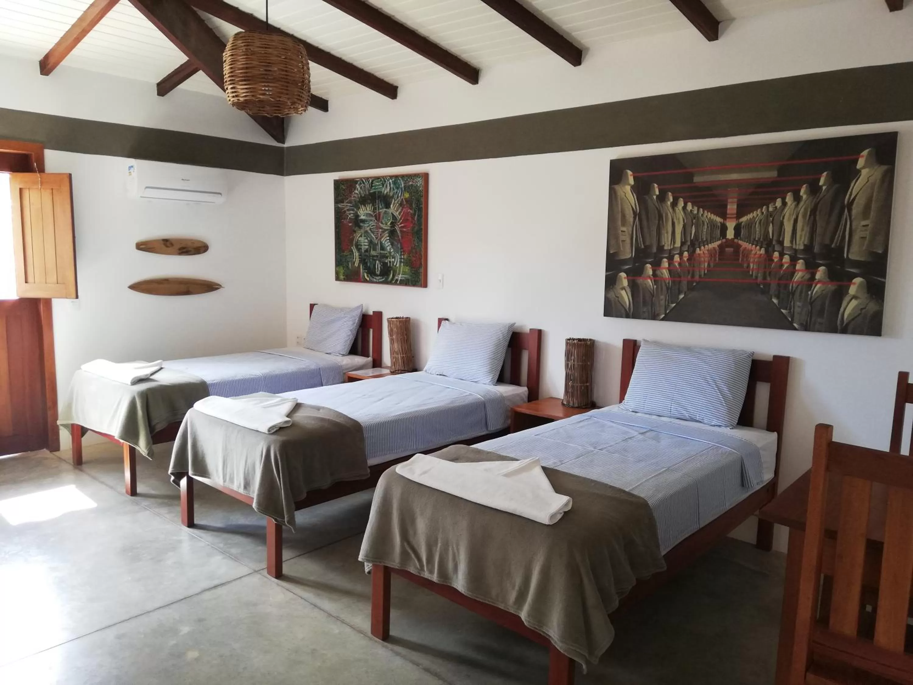 Photo of the whole room in Pousada Casa de João Kitehouse