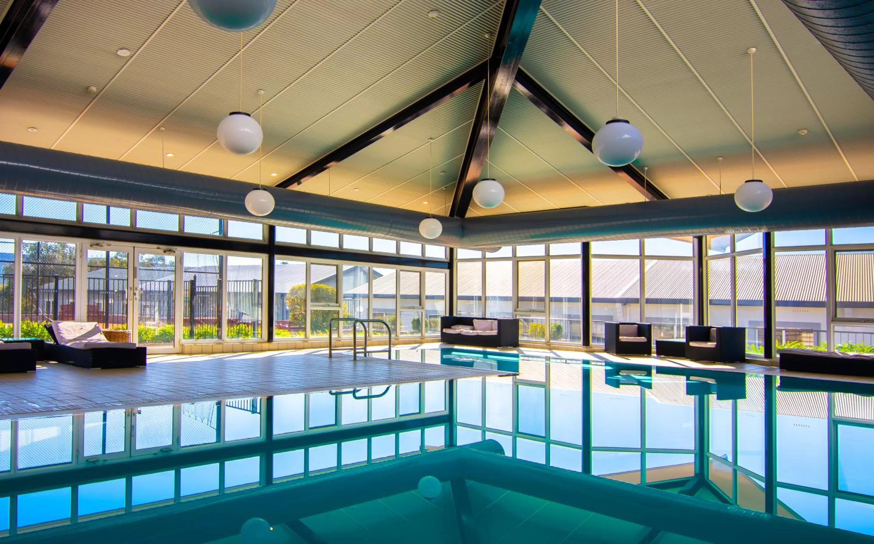 Swimming pool in Horizons Lake Jindabyne