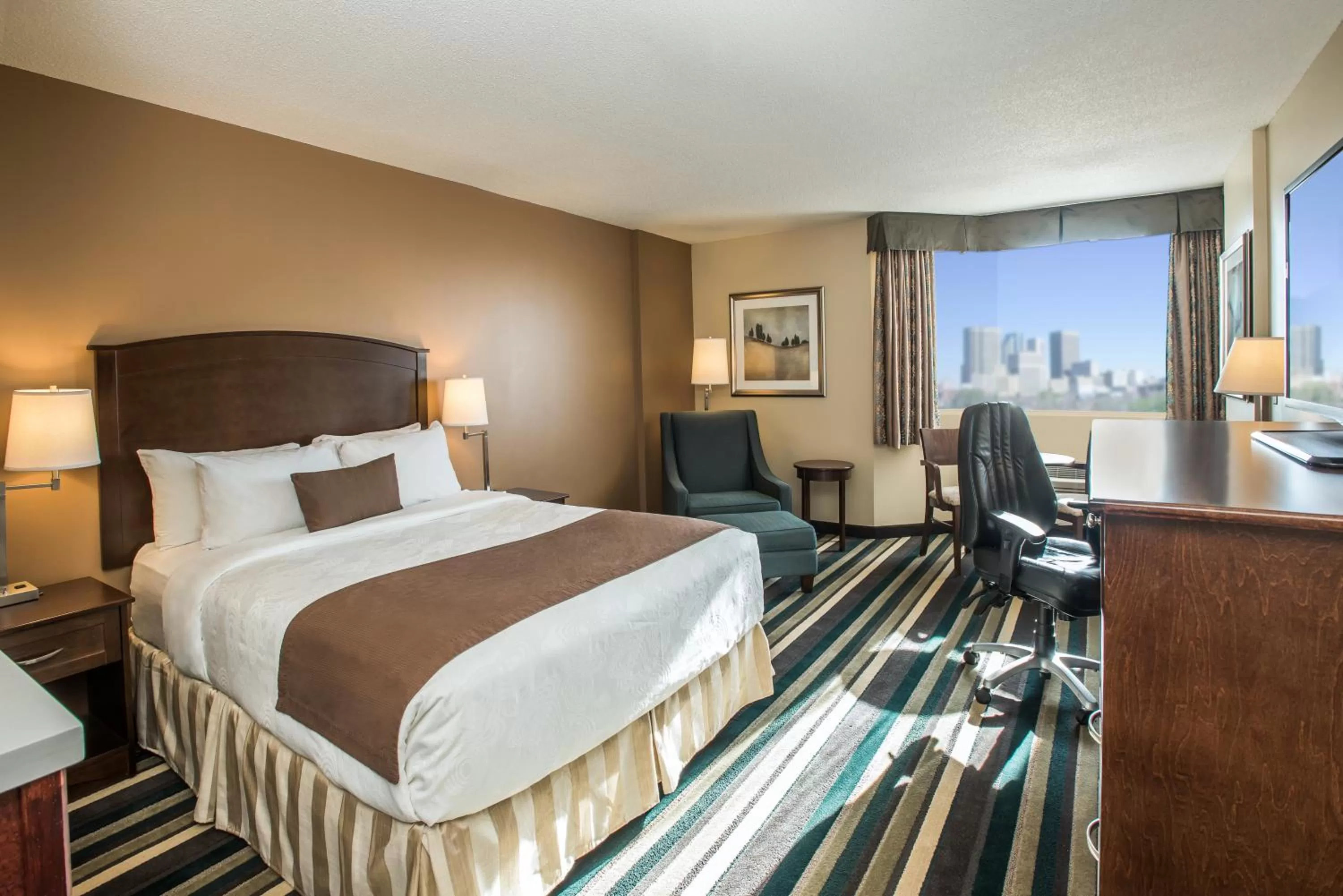 Guests, Bed in Best Western Plus Winnipeg Airport Hotel