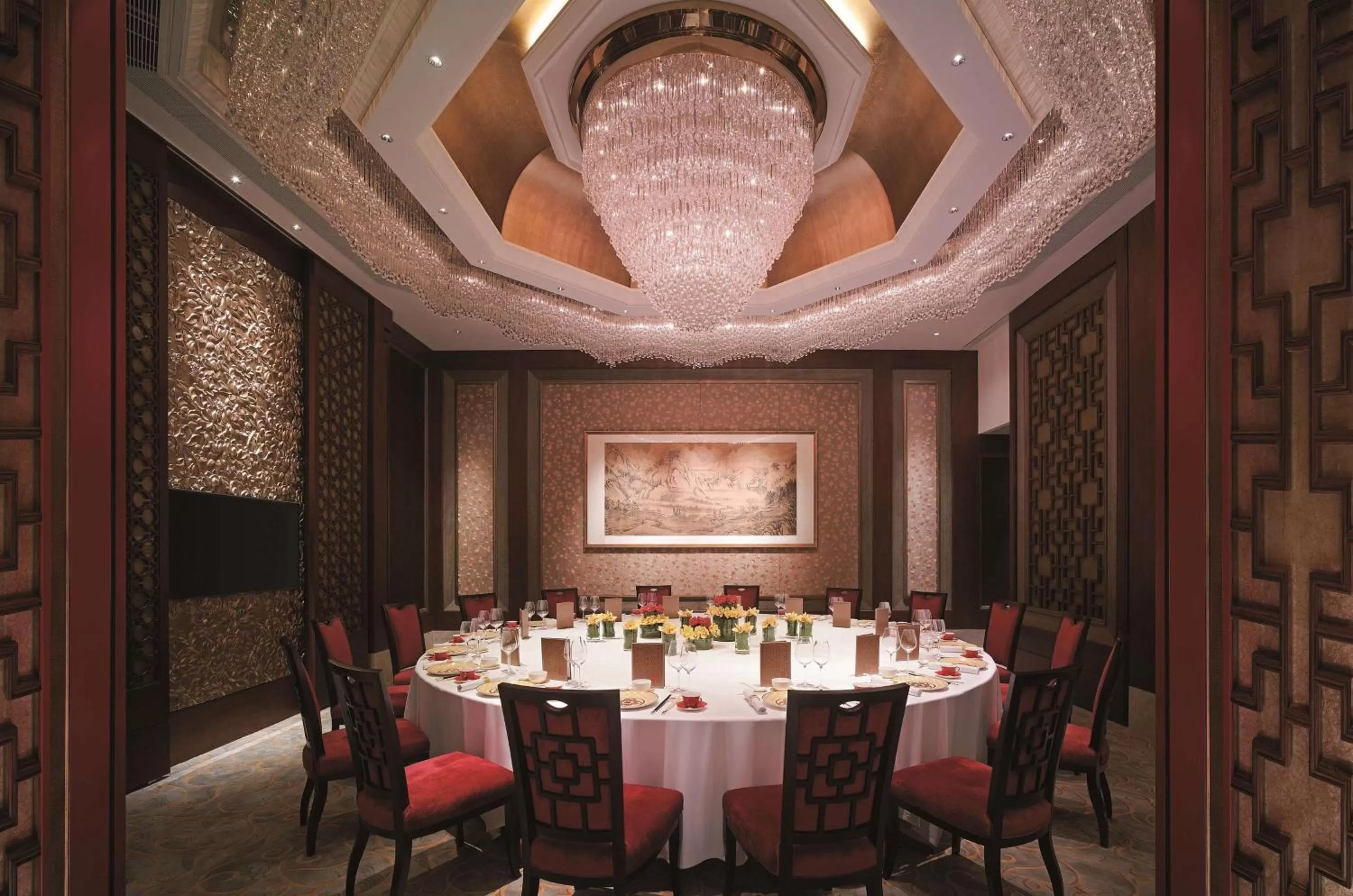 Restaurant/places to eat in Kowloon Shangri-La, Hong Kong