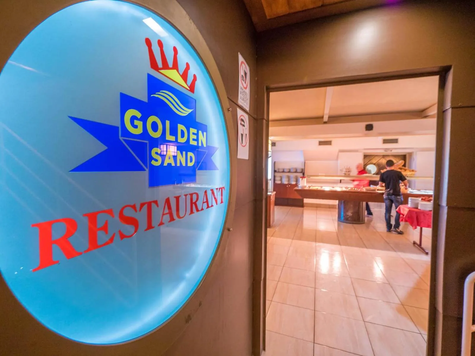 Restaurant/places to eat in Hotel Golden Sand
